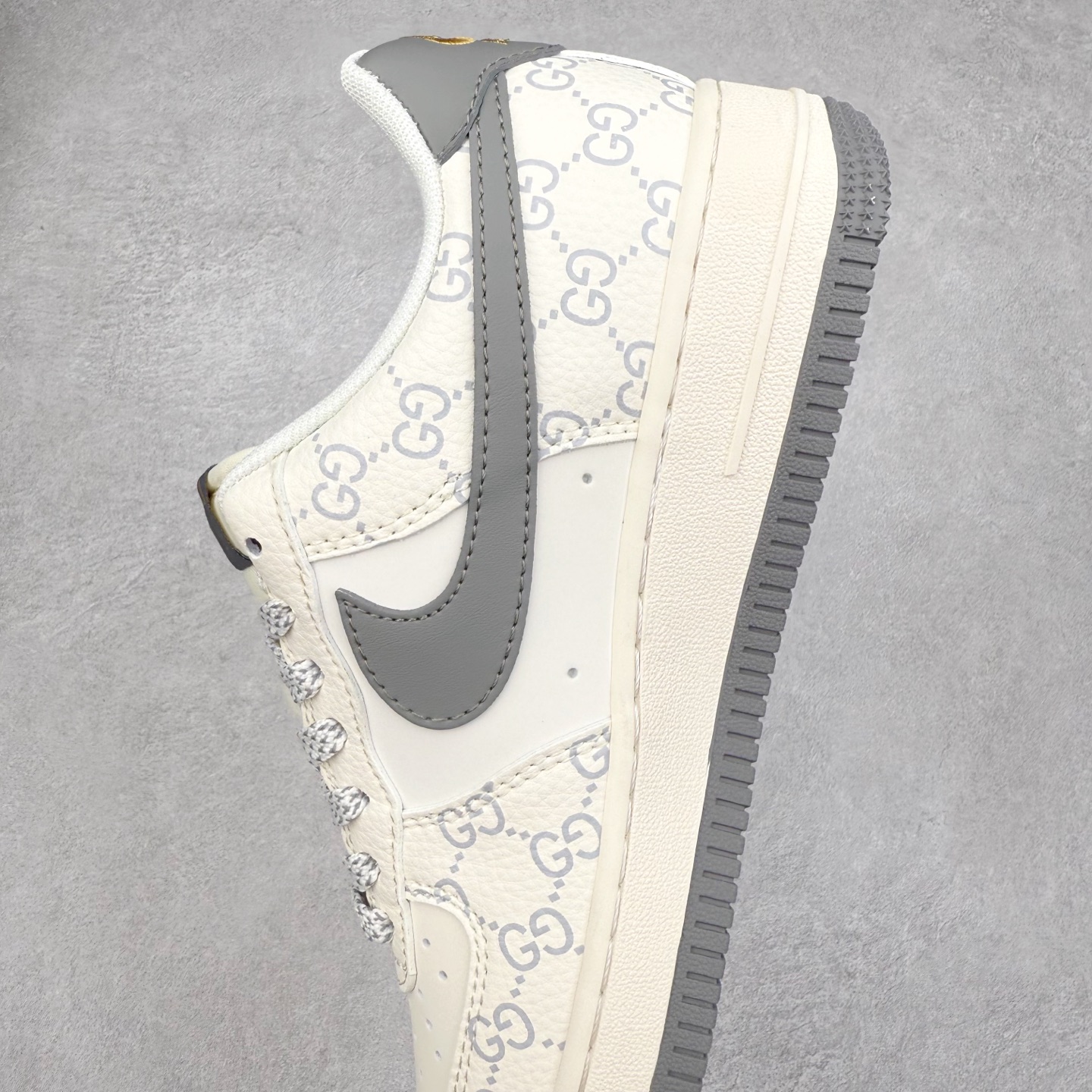 图片[7]-NK Air Force 1´07 Low 空军一号低帮百搭休闲运动板鞋 KJ1688-002 柔软、弹性十足的缓震性能和出色的中底设计 横跨复古与现代的外型结合 造就出风靡全球 三十多年的Force 1 直到今天还深受青睐 实拍调校N版已经零色差零失真 百分百还原实物色彩所见即所得 不存在货不对板色差等低级问题 选购参考实物拍摄 不混卖不参货 只用心做好货严格选品 承诺混一赔十 尺码：36 36.5 37.5 38 38.5 39 40 40.5 41 42 42.5 43 44 44.5 45-选品中心