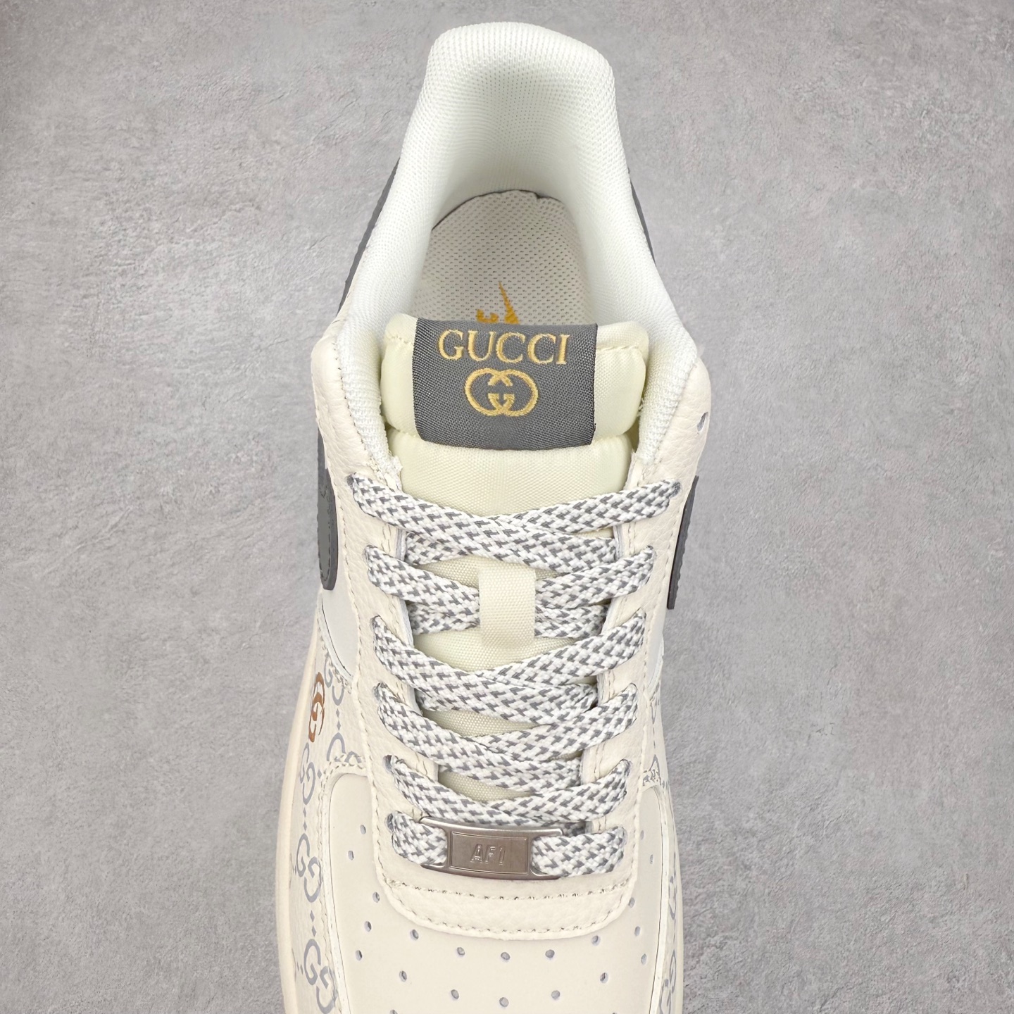 图片[5]-NK Air Force 1´07 Low 空军一号低帮百搭休闲运动板鞋 KJ1688-002 柔软、弹性十足的缓震性能和出色的中底设计 横跨复古与现代的外型结合 造就出风靡全球 三十多年的Force 1 直到今天还深受青睐 实拍调校N版已经零色差零失真 百分百还原实物色彩所见即所得 不存在货不对板色差等低级问题 选购参考实物拍摄 不混卖不参货 只用心做好货严格选品 承诺混一赔十 尺码：36 36.5 37.5 38 38.5 39 40 40.5 41 42 42.5 43 44 44.5 45-选品中心