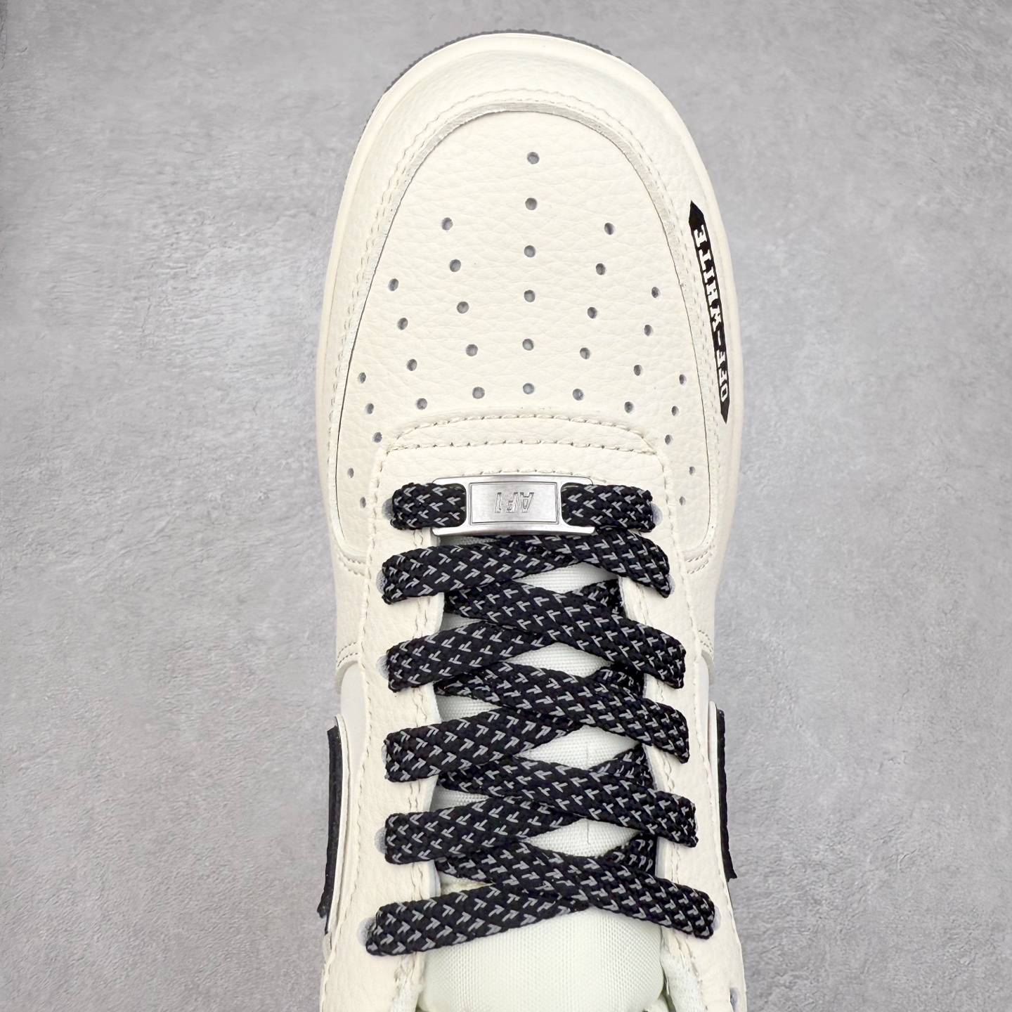 图片[4]-NK Air Force 1´07 Low 空军一号低帮百搭休闲运动板鞋 QW5836-005 柔软、弹性十足的缓震性能和出色的中底设计 横跨复古与现代的外型结合 造就出风靡全球 三十多年的Force 1 直到今天还深受青睐 实拍调校N版已经零色差零失真 百分百还原实物色彩所见即所得 不存在货不对板色差等低级问题 选购参考实物拍摄 不混卖不参货 只用心做好货严格选品 承诺混一赔十 尺码：36 36.5 37.5 38 38.5 39 40 40.5 41 42 42.5 43 44 44.5 45-选品中心