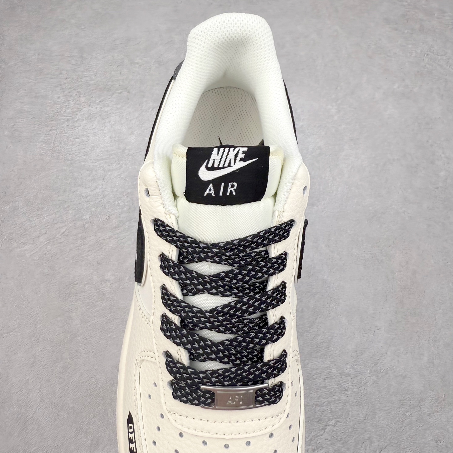 图片[5]-NK Air Force 1´07 Low 空军一号低帮百搭休闲运动板鞋 QW5836-005 柔软、弹性十足的缓震性能和出色的中底设计 横跨复古与现代的外型结合 造就出风靡全球 三十多年的Force 1 直到今天还深受青睐 实拍调校N版已经零色差零失真 百分百还原实物色彩所见即所得 不存在货不对板色差等低级问题 选购参考实物拍摄 不混卖不参货 只用心做好货严格选品 承诺混一赔十 尺码：36 36.5 37.5 38 38.5 39 40 40.5 41 42 42.5 43 44 44.5 45-选品中心