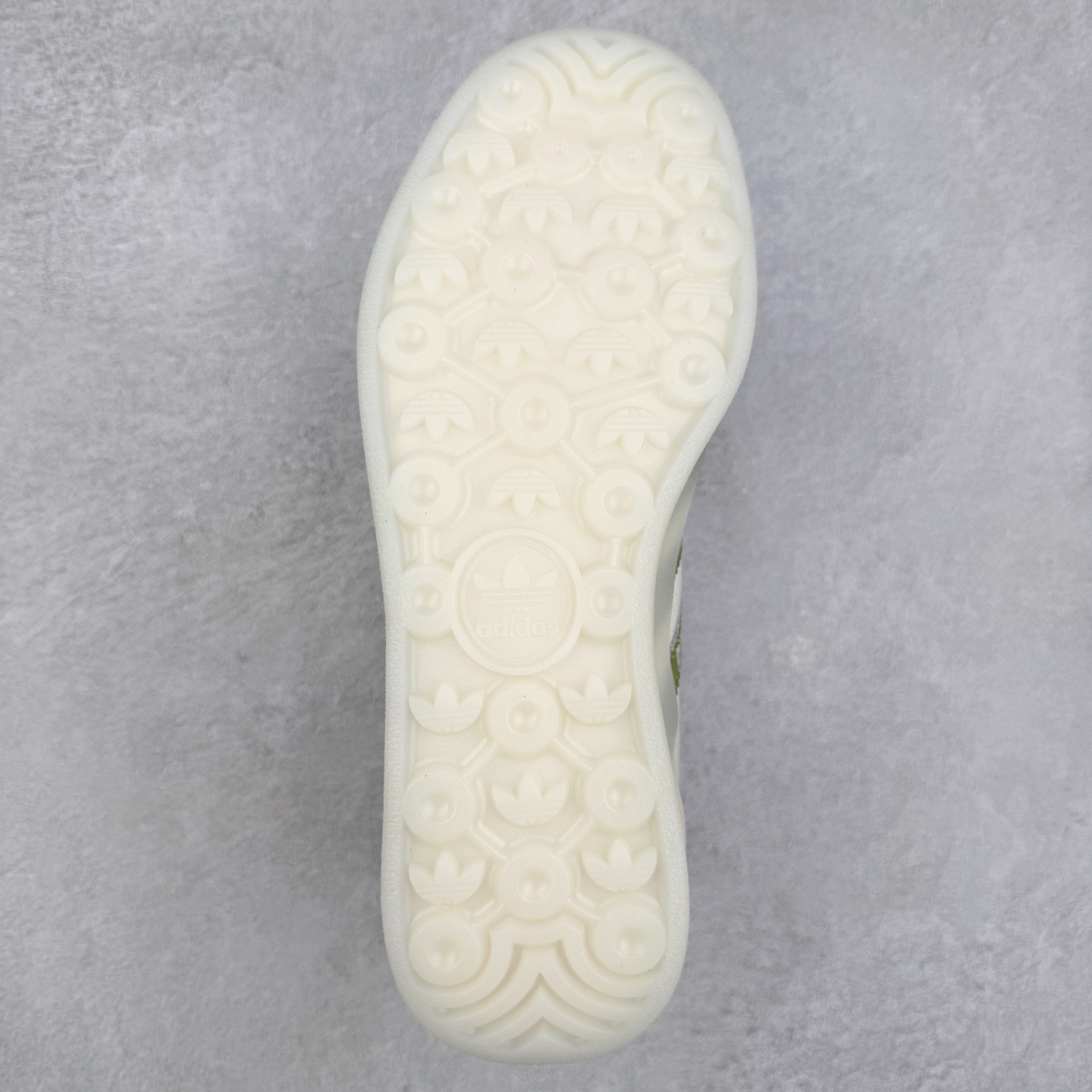 图片[9]-＃C2 AD Gazelle Indoor Trainers 羚羊内训系列低帮复古百搭休闲运动德训风板鞋 DM1234-019 90年代经典的复刻版！自60年代以足球训练鞋面世以来,Gazelle就以其经典设计席卷全球。1991年版本的复刻,再造经典Gazelle。采用皮革打造,搭配浊色细节,让这款经典更加简约。尺码：36 36⅔ 37⅓ 38 38⅔ 39⅓ 40 40⅔ 41⅓ 42 42⅔ 43⅓ 44⅓ 44⅔ 45-选品中心