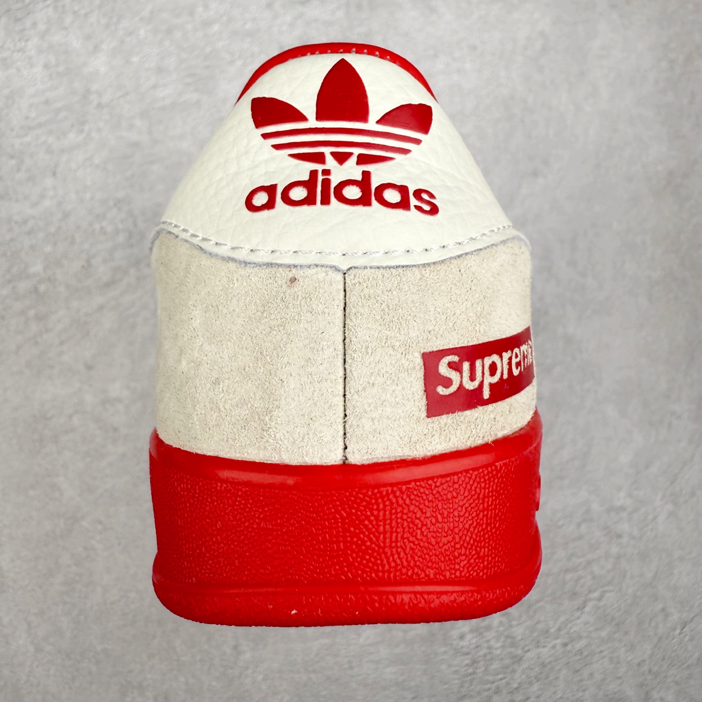 图片[8]-＃纯原福利 AD Original Gazelle Indoor Trainers 瞪羚室内鞋系列低帮复古百搭休闲运动德训风板鞋 JI2717 长期补货超性价比特供批次 原厂定制长毛翻毛皮组合环保纤维革鞋面材质 内置环保海玻璃鞋垫 外置RB橡胶大底 产品品控稳定性领先行业 原厂全套原楦原纸板冲刀磨具开发 原厂皮料加持 原厂港宝加持定型后跟R度完美 将复古进行到底 简约流畅 三十年不变经典 这款Gazelle运动鞋 无论面料、配色、质感或设计 都只在重现其1991年原款的经典 皮革鞋面 撞色三条纹和鞋跟标的设计 力求呈现90年代的经典复古风潮 Samba火热的同时 也带动了其它的复古鞋型 Gazelle便是其中一只 Gazelle Indoor拥有包边更宽的T字型鞋头 更好的保护运动员的前掌 浓浓的复古氛围感 非常适合现在流行的Cleanfit风格 尺码：35 36 36⅔ 37⅓ 38 38⅔ 39⅓ 40 40⅔ 41⅓ 42 42⅔ 43⅓ 44 44⅔ 45-选品中心