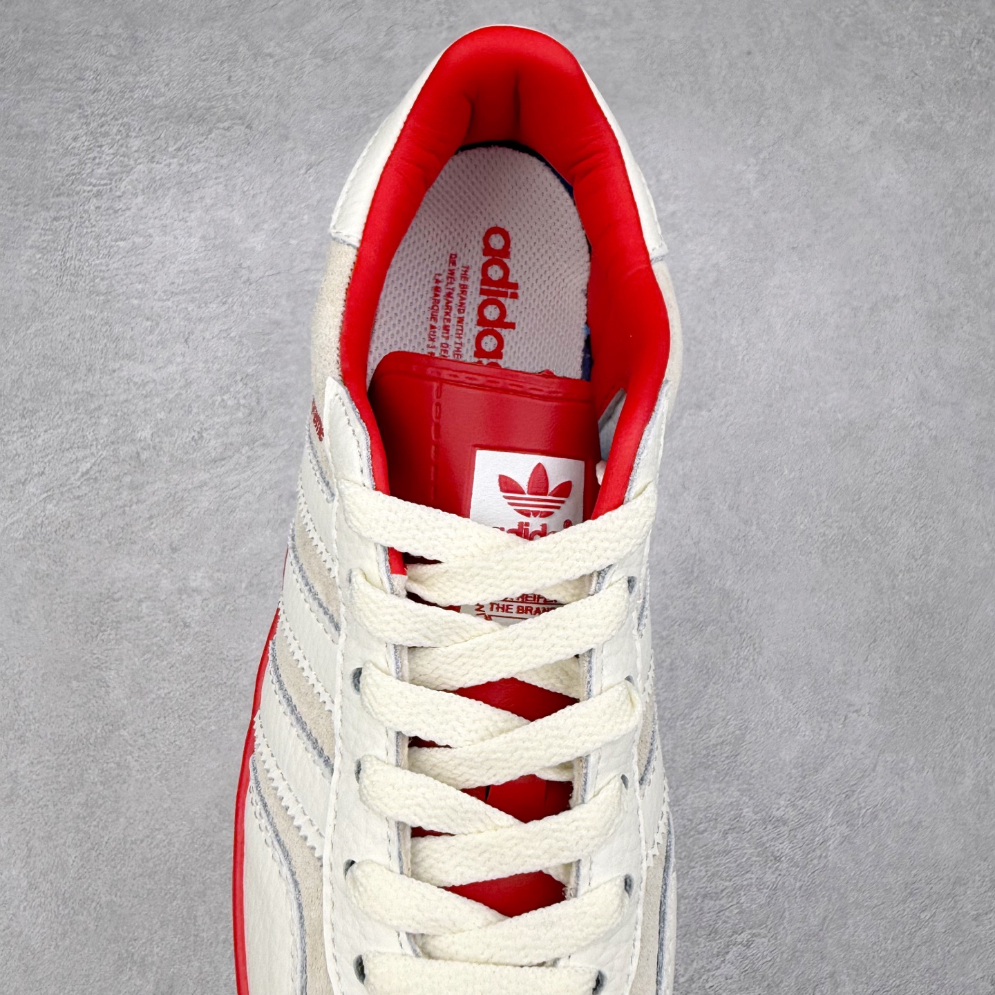 图片[5]-＃纯原福利 AD Original Gazelle Indoor Trainers 瞪羚室内鞋系列低帮复古百搭休闲运动德训风板鞋 JI2717 长期补货超性价比特供批次 原厂定制长毛翻毛皮组合环保纤维革鞋面材质 内置环保海玻璃鞋垫 外置RB橡胶大底 产品品控稳定性领先行业 原厂全套原楦原纸板冲刀磨具开发 原厂皮料加持 原厂港宝加持定型后跟R度完美 将复古进行到底 简约流畅 三十年不变经典 这款Gazelle运动鞋 无论面料、配色、质感或设计 都只在重现其1991年原款的经典 皮革鞋面 撞色三条纹和鞋跟标的设计 力求呈现90年代的经典复古风潮 Samba火热的同时 也带动了其它的复古鞋型 Gazelle便是其中一只 Gazelle Indoor拥有包边更宽的T字型鞋头 更好的保护运动员的前掌 浓浓的复古氛围感 非常适合现在流行的Cleanfit风格 尺码：35 36 36⅔ 37⅓ 38 38⅔ 39⅓ 40 40⅔ 41⅓ 42 42⅔ 43⅓ 44 44⅔ 45-选品中心