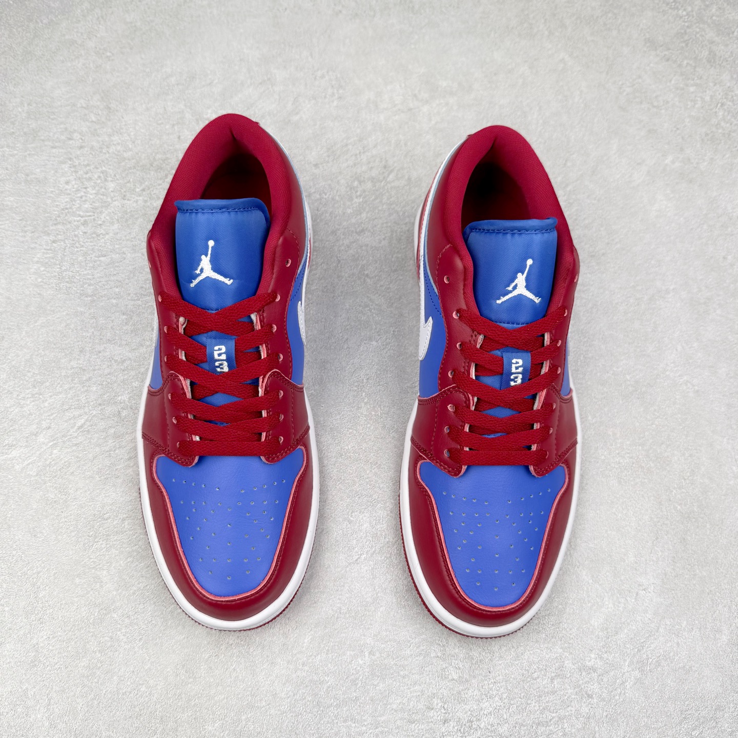 图片[2]-＃K版 Air Jordan AJ1 Low 低帮 酒红蓝 DC0774-604 全新流水线出品 DT版本唯一平替选择 市场第二梯队最强版 全部原鞋开发 原楦原纸板开发 全鞋电脑针车 原厂内置全掌气垫 原盒内在原标 唯一Zp原版鞋带绑法 免检产品 全新2022版型 全头层皮料 完美零毛边处理 原厂配置全掌气垫 价格定位良心 几十个配色陆续出货 实拍调校N版已经零色差零失真 百分百还原实物色彩所见即所得 不存在货不对板色差等低级问题 选购参考实物拍摄 不混卖不参货 只用心做好货严格选品 承诺混一赔十 尺码：36 36.5 37.5 38 38.5 39 40 40.5 41 42 42.5 43 44 44.5 45-选品中心