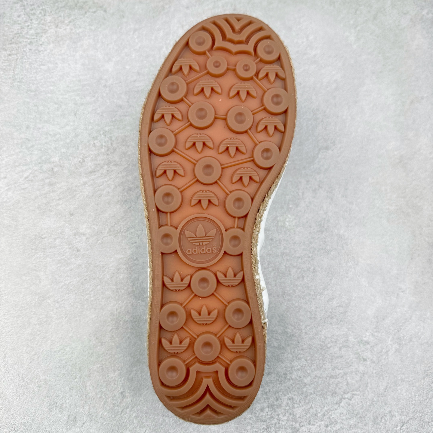 图片[9]-CLOT x AD Originals STAN SMITH Espadrille 史密斯舒适百搭防滑耐磨低帮板鞋 联名白绿色 实拍调校N版已经零色差零失真 百分百还原实物色彩所见即所得 不存在货不对板色差等低级问题 选购参考实物拍摄 不混卖不参货 只用心做好货严格选品 承诺混一赔十 尺码：36 36.5 37.5 38 38.5 39 40 40.5 41 42 42.5 43 44 44.5 45-选品中心