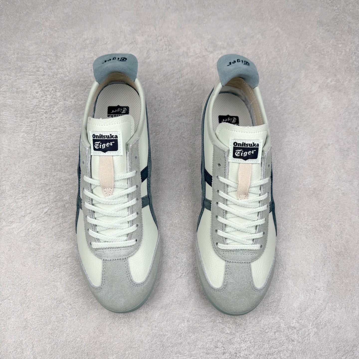 图片[2]-Asics Onitsuka Tiger MEXICO 66 亚瑟士鬼冢虎复古经典板鞋 市场王者选手 海外订单工厂出品 长期生产补货永不断码 超成熟稳定的做工品控 原装全套纸板楦头开发 原汁原味 完美呈现版型 私模正确鞋底咬花纹路 一比一鞋头弧度高度鞋身弧度 绝不口嗨 细节品控鞋型随意秒杀市面 原档咬花纹路私模大底 一个单元有六个三角形 总体形拼接呈现花瓣状 官方四联吊牌 原装Ortholite轻量化鞋垫 原盒原配 质保卡 说明书 钢印防尘纸 纸板中底带钢印 乳胶组合鞋垫 支持全方位的对比专柜 产品从款式颜色造型上体现出追求舒适和细节的完美 鞋类更是推崇手工制作的严谨与完美 融舒适性与可穿性的设计风格 注重细节的完美和别致魅力 既保持稳重 又不失轻松的时尚感 尺码：36 37 37.5 38 39 39.5 40 40.5 41.5 42 42.5 43.5 44 45-选品中心