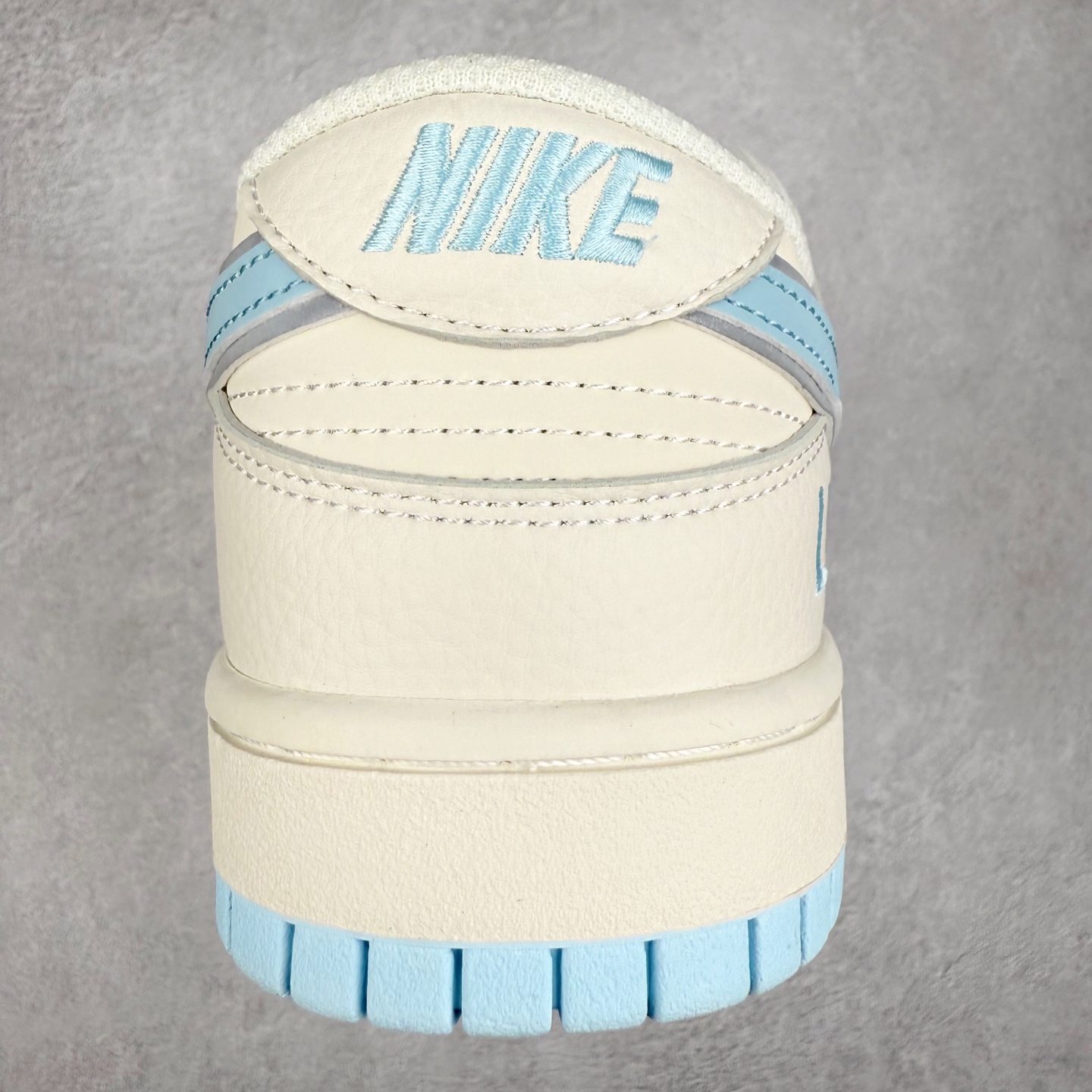 图片[8]-NK Dunk Low 定制配色 KK1333-048 大厂出品 极力推荐 原装头层材料 独家版型蒸餾加工帶來的是更好的视觉和脚感体验大厂纯原品质出货 清洁度 电绣工艺 皮料切割干净无任何毛边 细节完美 实拍调校N版已经零色差零失真 百分百还原实物色彩所见即所得 不存在货不对板色差等低级问题 选购参考实物拍摄 不混卖不参货 只用心做好货严格选品 承诺混一赔十 尺码：36 36.5 37.5 38 38.5 39 40 40.5 41 42 42.5 43 44 44.5 45-选品中心