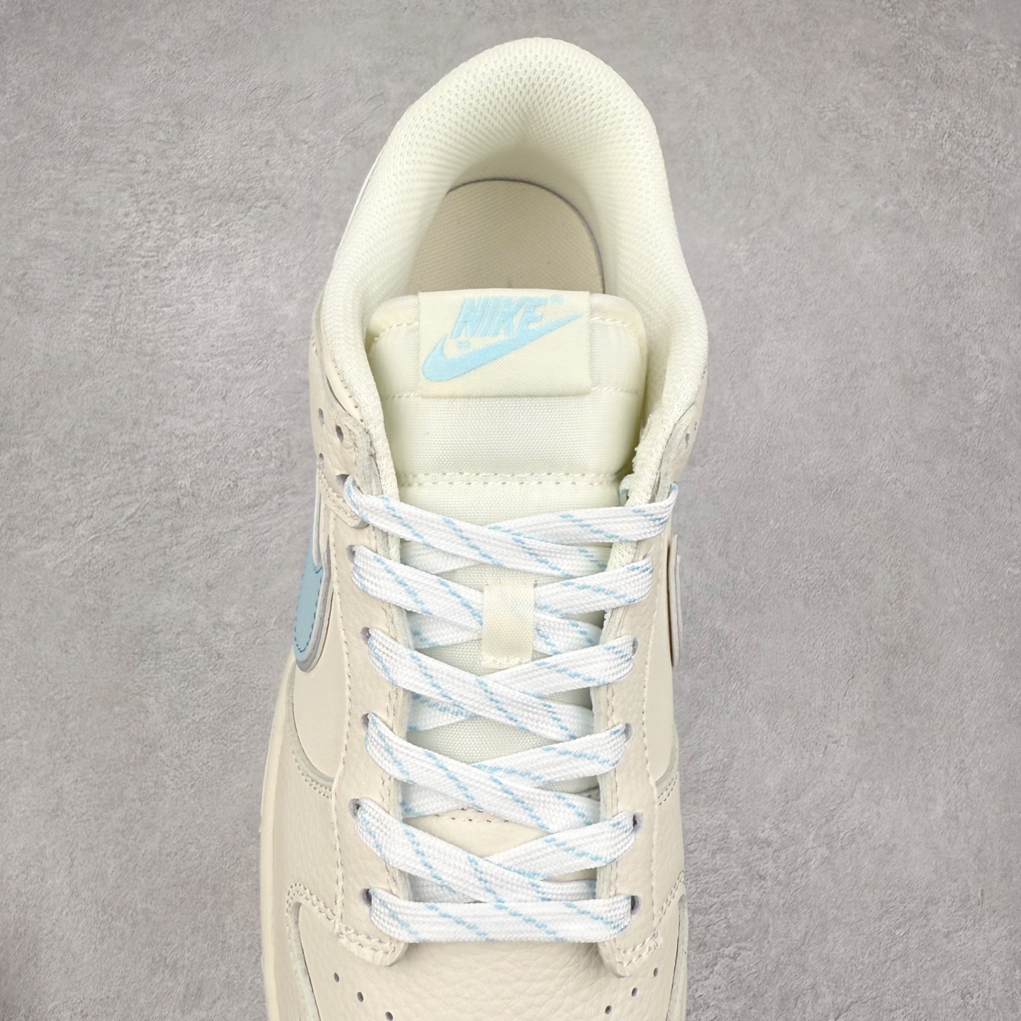 图片[5]-NK Dunk Low 定制配色 KK1333-048 大厂出品 极力推荐 原装头层材料 独家版型蒸餾加工帶來的是更好的视觉和脚感体验大厂纯原品质出货 清洁度 电绣工艺 皮料切割干净无任何毛边 细节完美 实拍调校N版已经零色差零失真 百分百还原实物色彩所见即所得 不存在货不对板色差等低级问题 选购参考实物拍摄 不混卖不参货 只用心做好货严格选品 承诺混一赔十 尺码：36 36.5 37.5 38 38.5 39 40 40.5 41 42 42.5 43 44 44.5 45-选品中心