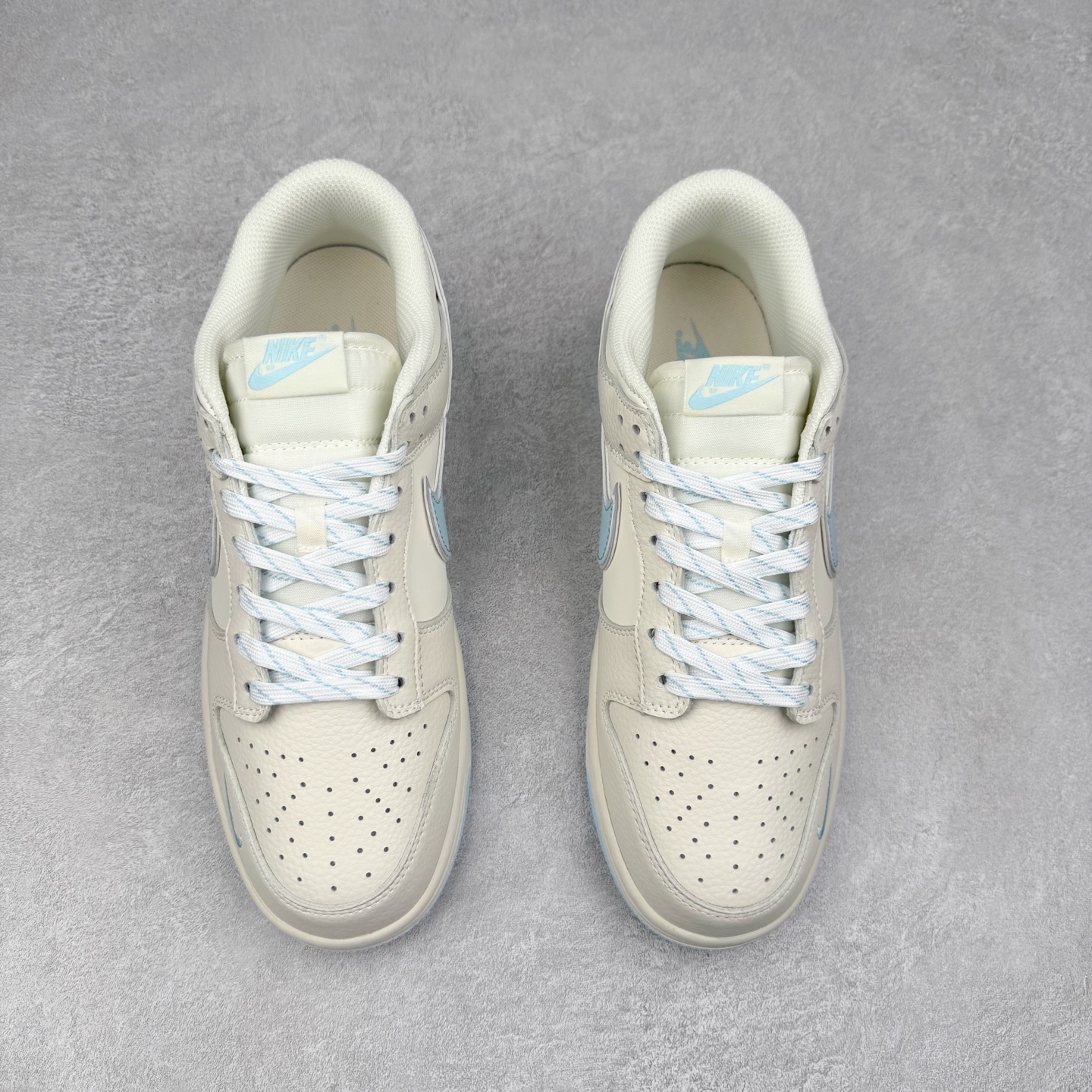 图片[2]-NK Dunk Low 定制配色 KK1333-048 大厂出品 极力推荐 原装头层材料 独家版型蒸餾加工帶來的是更好的视觉和脚感体验大厂纯原品质出货 清洁度 电绣工艺 皮料切割干净无任何毛边 细节完美 实拍调校N版已经零色差零失真 百分百还原实物色彩所见即所得 不存在货不对板色差等低级问题 选购参考实物拍摄 不混卖不参货 只用心做好货严格选品 承诺混一赔十 尺码：36 36.5 37.5 38 38.5 39 40 40.5 41 42 42.5 43 44 44.5 45-选品中心