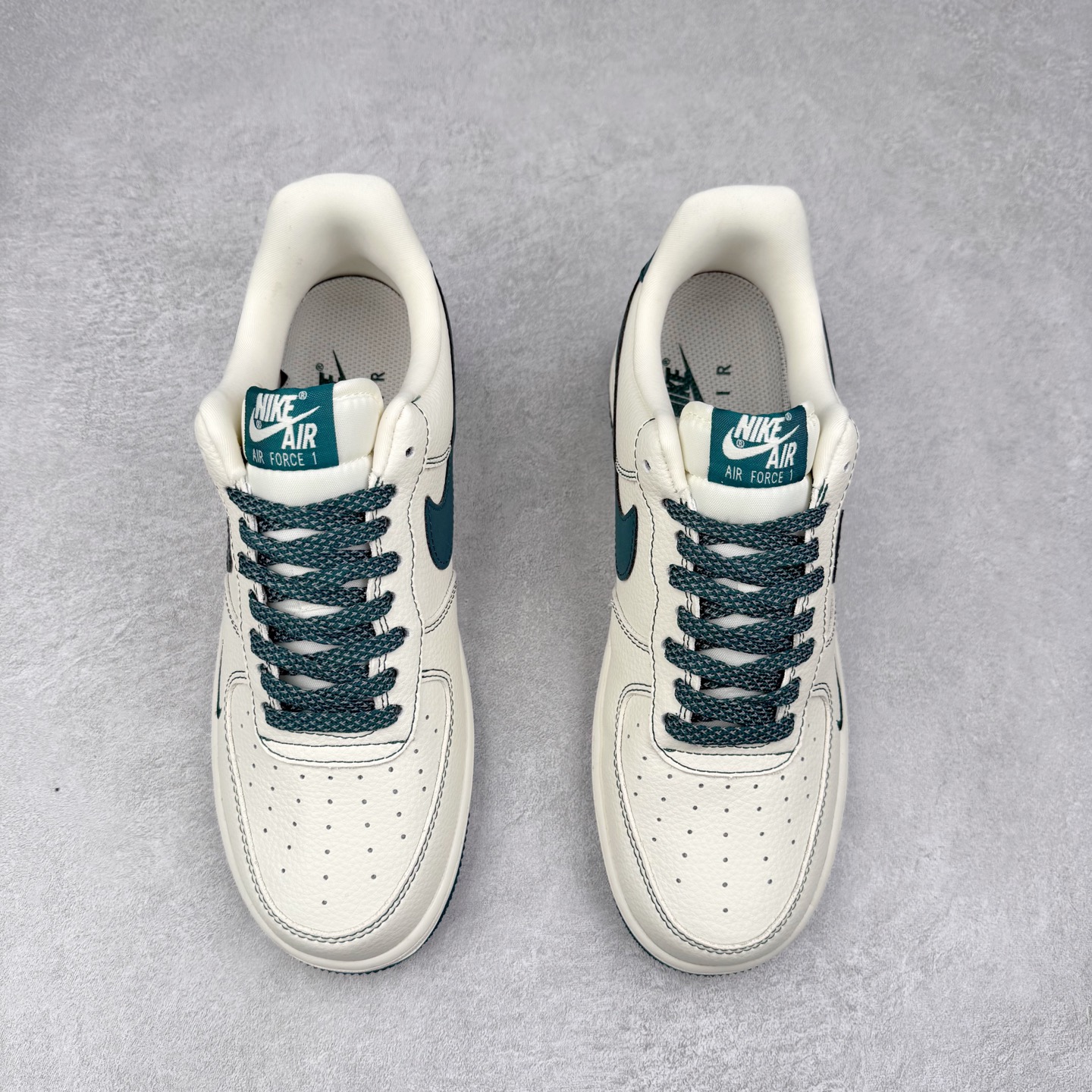 图片[2]-NK Air Force 1´07 Low 空军一号低帮百搭休闲运动板鞋 KJ1688-005 柔软、弹性十足的缓震性能和出色的中底设计 横跨复古与现代的外型结合 造就出风靡全球 三十多年的Force 1 直到今天还深受青睐 实拍调校N版已经零色差零失真 百分百还原实物色彩所见即所得 不存在货不对板色差等低级问题 选购参考实物拍摄 不混卖不参货 只用心做好货严格选品 承诺混一赔十 尺码：36 36.5 37.5 38 38.5 39 40 40.5 41 42 42.5 43 44 44.5 45-选品中心