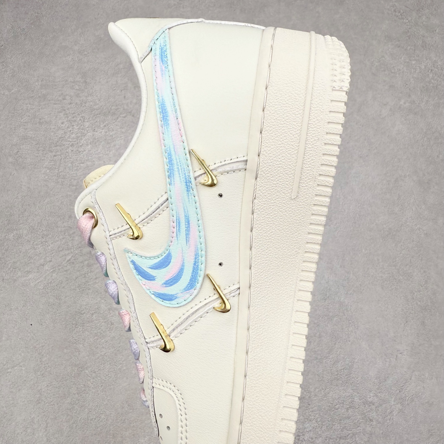 图片[7]-NK Air Force 1´07 Low 空军一号低帮百搭休闲运动板鞋 FV3654-211 柔软、弹性十足的缓震性能和出色的中底设计 横跨复古与现代的外型结合 造就出风靡全球 三十多年的Force 1 直到今天还深受青睐 实拍调校N版已经零色差零失真 百分百还原实物色彩所见即所得 不存在货不对板色差等低级问题 选购参考实物拍摄 不混卖不参货 只用心做好货严格选品 承诺混一赔十 尺码：36 36.5 37.5 38 38.5 39 40 40.5 41 42 42.5 43 44 44.5 45-选品中心