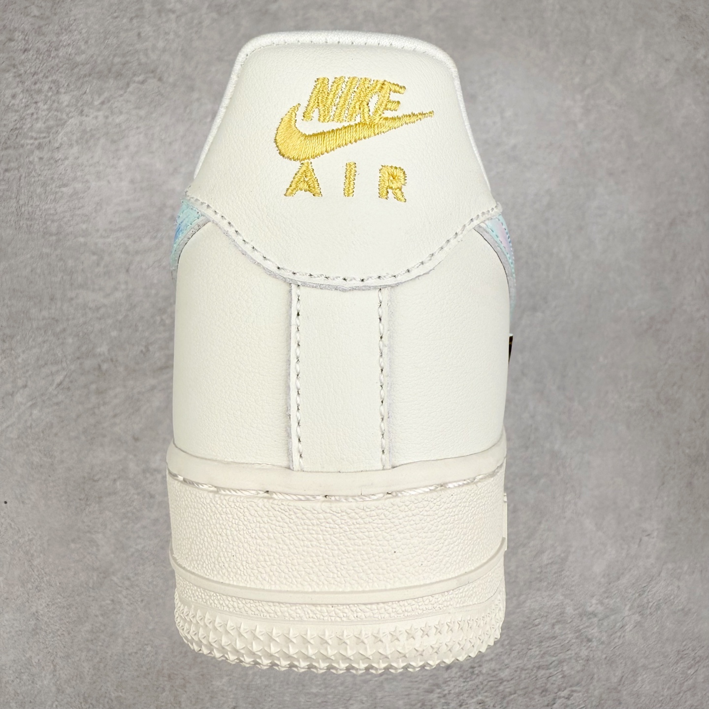 图片[8]-NK Air Force 1´07 Low 空军一号低帮百搭休闲运动板鞋 FV3654-211 柔软、弹性十足的缓震性能和出色的中底设计 横跨复古与现代的外型结合 造就出风靡全球 三十多年的Force 1 直到今天还深受青睐 实拍调校N版已经零色差零失真 百分百还原实物色彩所见即所得 不存在货不对板色差等低级问题 选购参考实物拍摄 不混卖不参货 只用心做好货严格选品 承诺混一赔十 尺码：36 36.5 37.5 38 38.5 39 40 40.5 41 42 42.5 43 44 44.5 45-选品中心