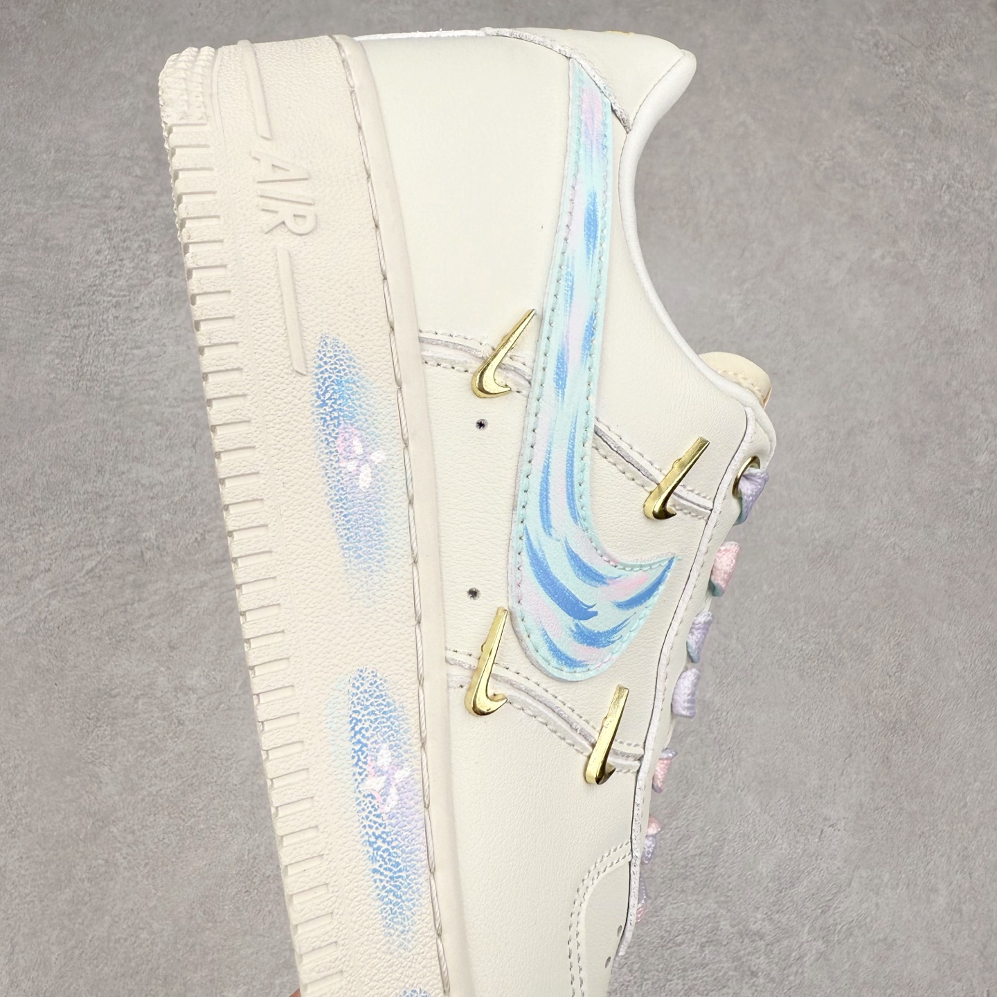 图片[6]-NK Air Force 1´07 Low 空军一号低帮百搭休闲运动板鞋 FV3654-211 柔软、弹性十足的缓震性能和出色的中底设计 横跨复古与现代的外型结合 造就出风靡全球 三十多年的Force 1 直到今天还深受青睐 实拍调校N版已经零色差零失真 百分百还原实物色彩所见即所得 不存在货不对板色差等低级问题 选购参考实物拍摄 不混卖不参货 只用心做好货严格选品 承诺混一赔十 尺码：36 36.5 37.5 38 38.5 39 40 40.5 41 42 42.5 43 44 44.5 45-选品中心