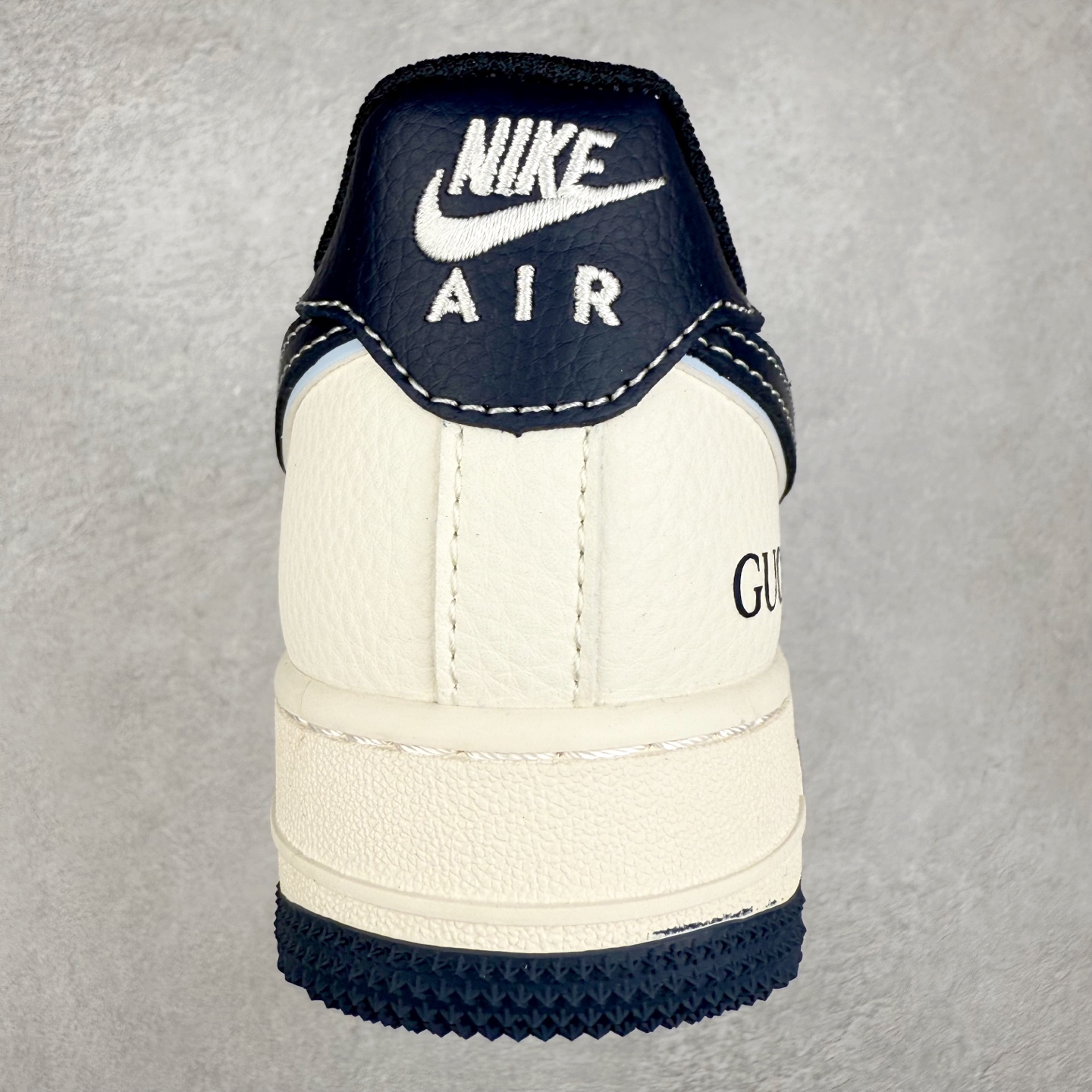 图片[8]-NK Air Force 1´07 Low 空军一号低帮百搭休闲运动板鞋 XS1958-564 柔软、弹性十足的缓震性能和出色的中底设计 横跨复古与现代的外型结合 造就出风靡全球 三十多年的Force 1 直到今天还深受青睐 实拍调校N版已经零色差零失真 百分百还原实物色彩所见即所得 不存在货不对板色差等低级问题 选购参考实物拍摄 不混卖不参货 只用心做好货严格选品 承诺混一赔十 尺码：36 36.5 37.5 38 38.5 39 40 40.5 41 42 42.5 43 44 44.5 45-选品中心