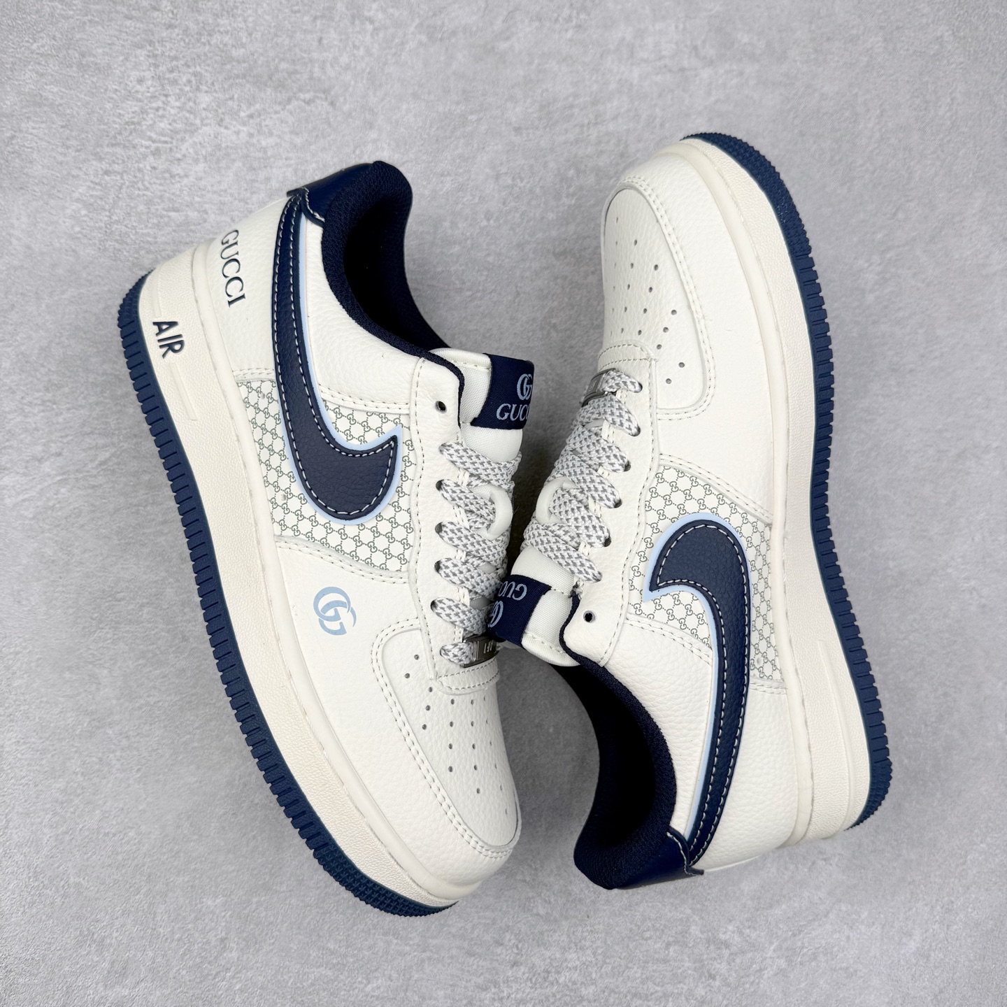 图片[3]-NK Air Force 1´07 Low 空军一号低帮百搭休闲运动板鞋 XS1958-564 柔软、弹性十足的缓震性能和出色的中底设计 横跨复古与现代的外型结合 造就出风靡全球 三十多年的Force 1 直到今天还深受青睐 实拍调校N版已经零色差零失真 百分百还原实物色彩所见即所得 不存在货不对板色差等低级问题 选购参考实物拍摄 不混卖不参货 只用心做好货严格选品 承诺混一赔十 尺码：36 36.5 37.5 38 38.5 39 40 40.5 41 42 42.5 43 44 44.5 45-选品中心