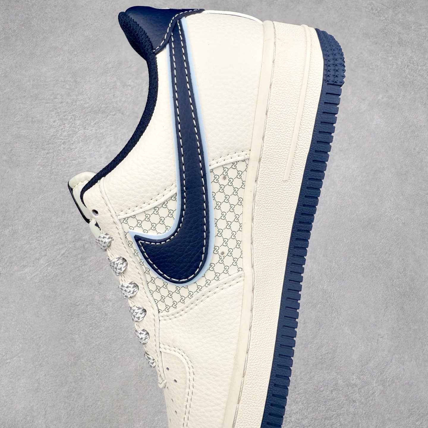 图片[7]-NK Air Force 1´07 Low 空军一号低帮百搭休闲运动板鞋 XS1958-564 柔软、弹性十足的缓震性能和出色的中底设计 横跨复古与现代的外型结合 造就出风靡全球 三十多年的Force 1 直到今天还深受青睐 实拍调校N版已经零色差零失真 百分百还原实物色彩所见即所得 不存在货不对板色差等低级问题 选购参考实物拍摄 不混卖不参货 只用心做好货严格选品 承诺混一赔十 尺码：36 36.5 37.5 38 38.5 39 40 40.5 41 42 42.5 43 44 44.5 45-选品中心