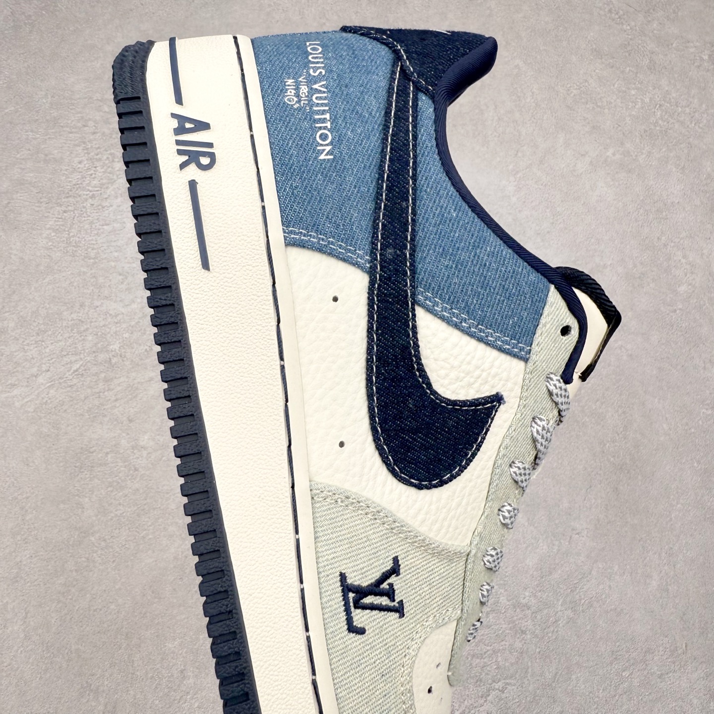 图片[6]-NK Air Force 1´07 Low 空军一号低帮百搭休闲运动板鞋 SC0601-551 柔软、弹性十足的缓震性能和出色的中底设计 横跨复古与现代的外型结合 造就出风靡全球 三十多年的Force 1 直到今天还深受青睐 实拍调校N版已经零色差零失真 百分百还原实物色彩所见即所得 不存在货不对板色差等低级问题 选购参考实物拍摄 不混卖不参货 只用心做好货严格选品 承诺混一赔十 尺码：36 36.5 37.5 38 38.5 39 40 40.5 41 42 42.5 43 44 44.5 45-选品中心