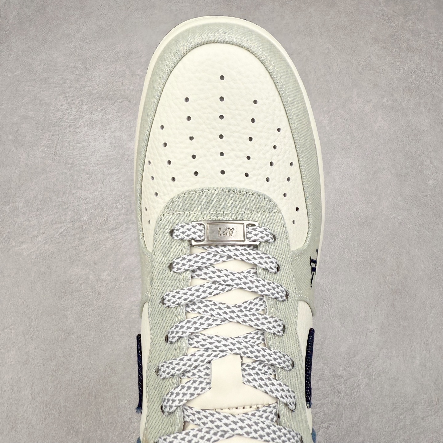 图片[4]-NK Air Force 1´07 Low 空军一号低帮百搭休闲运动板鞋 SC0601-551 柔软、弹性十足的缓震性能和出色的中底设计 横跨复古与现代的外型结合 造就出风靡全球 三十多年的Force 1 直到今天还深受青睐 实拍调校N版已经零色差零失真 百分百还原实物色彩所见即所得 不存在货不对板色差等低级问题 选购参考实物拍摄 不混卖不参货 只用心做好货严格选品 承诺混一赔十 尺码：36 36.5 37.5 38 38.5 39 40 40.5 41 42 42.5 43 44 44.5 45-选品中心