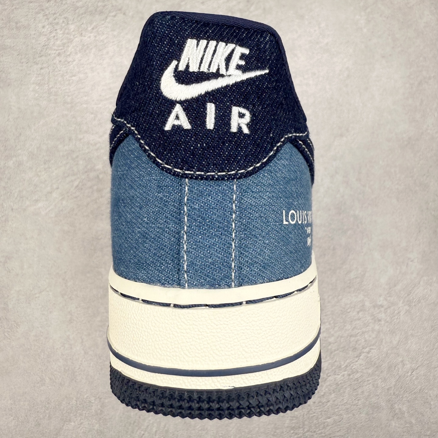 图片[8]-NK Air Force 1´07 Low 空军一号低帮百搭休闲运动板鞋 SC0601-551 柔软、弹性十足的缓震性能和出色的中底设计 横跨复古与现代的外型结合 造就出风靡全球 三十多年的Force 1 直到今天还深受青睐 实拍调校N版已经零色差零失真 百分百还原实物色彩所见即所得 不存在货不对板色差等低级问题 选购参考实物拍摄 不混卖不参货 只用心做好货严格选品 承诺混一赔十 尺码：36 36.5 37.5 38 38.5 39 40 40.5 41 42 42.5 43 44 44.5 45-选品中心