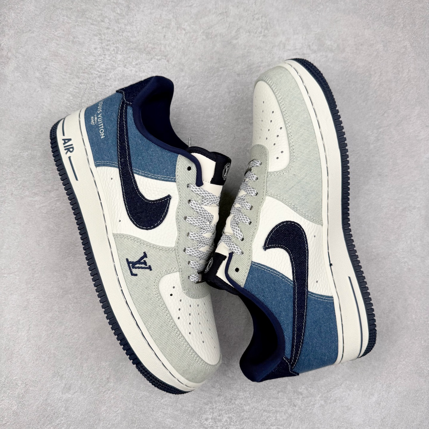 图片[3]-NK Air Force 1´07 Low 空军一号低帮百搭休闲运动板鞋 SC0601-551 柔软、弹性十足的缓震性能和出色的中底设计 横跨复古与现代的外型结合 造就出风靡全球 三十多年的Force 1 直到今天还深受青睐 实拍调校N版已经零色差零失真 百分百还原实物色彩所见即所得 不存在货不对板色差等低级问题 选购参考实物拍摄 不混卖不参货 只用心做好货严格选品 承诺混一赔十 尺码：36 36.5 37.5 38 38.5 39 40 40.5 41 42 42.5 43 44 44.5 45-选品中心