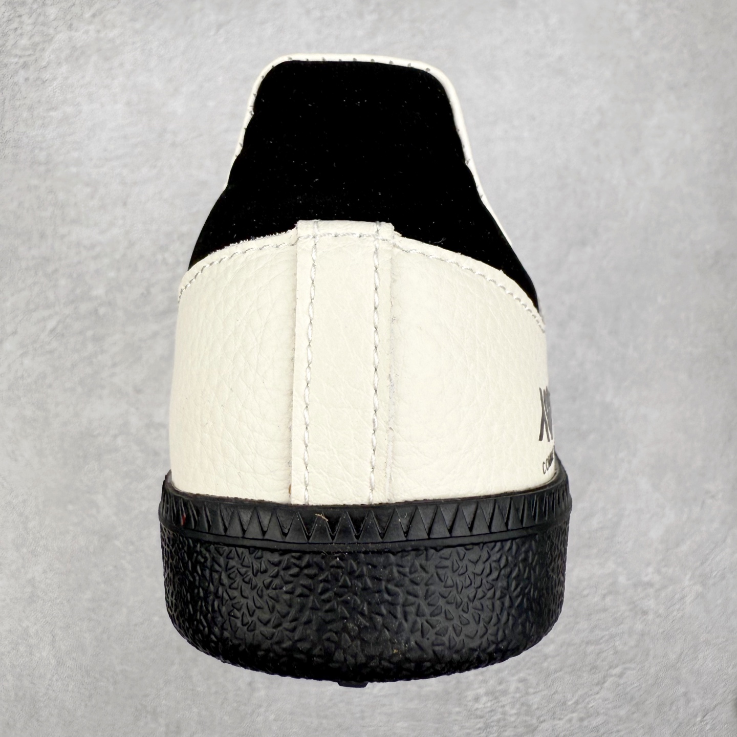 图片[8]-＃C2 AD Original Samba OG 复古经典轻便板鞋 定制配色 DX0006 这款桑巴鞋展示了高质量的工艺 带有装饰的超锁缝制和无缝的手感 柔软、柔软的皮革造型和标志性的3条纹完成了精致的外观 正规合身鞋带 鞋面上有绒面鞋垫 橡胶鞋底 享受正畸套筒软感 自50年代首次亮相以来就一直在赢得粉丝的青睐 尺码：36 36.5 37.5 38 38.5 39 40 40.5 41 42 42.5 43 44 44.5 45-选品中心