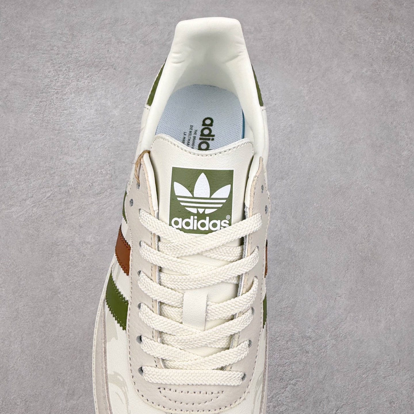 图片[5]-＃C2 AD Original Samba OG 复古经典轻便板鞋 定制配色 GJ75805 这款桑巴鞋展示了高质量的工艺 带有装饰的超锁缝制和无缝的手感 柔软、柔软的皮革造型和标志性的3条纹完成了精致的外观 正规合身鞋带 鞋面上有绒面鞋垫 橡胶鞋底 享受正畸套筒软感 自50年代首次亮相以来就一直在赢得粉丝的青睐 尺码：36 36.5 37.5 38 38.5 39 40 40.5 41 42 42.5 43 44 44.5 45-选品中心