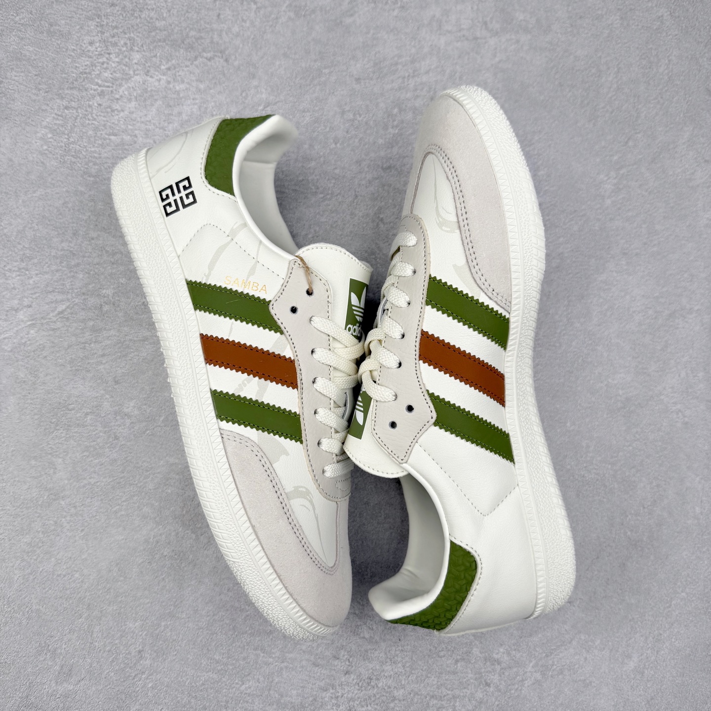 图片[3]-＃C2 AD Original Samba OG 复古经典轻便板鞋 定制配色 GJ75805 这款桑巴鞋展示了高质量的工艺 带有装饰的超锁缝制和无缝的手感 柔软、柔软的皮革造型和标志性的3条纹完成了精致的外观 正规合身鞋带 鞋面上有绒面鞋垫 橡胶鞋底 享受正畸套筒软感 自50年代首次亮相以来就一直在赢得粉丝的青睐 尺码：36 36.5 37.5 38 38.5 39 40 40.5 41 42 42.5 43 44 44.5 45-选品中心