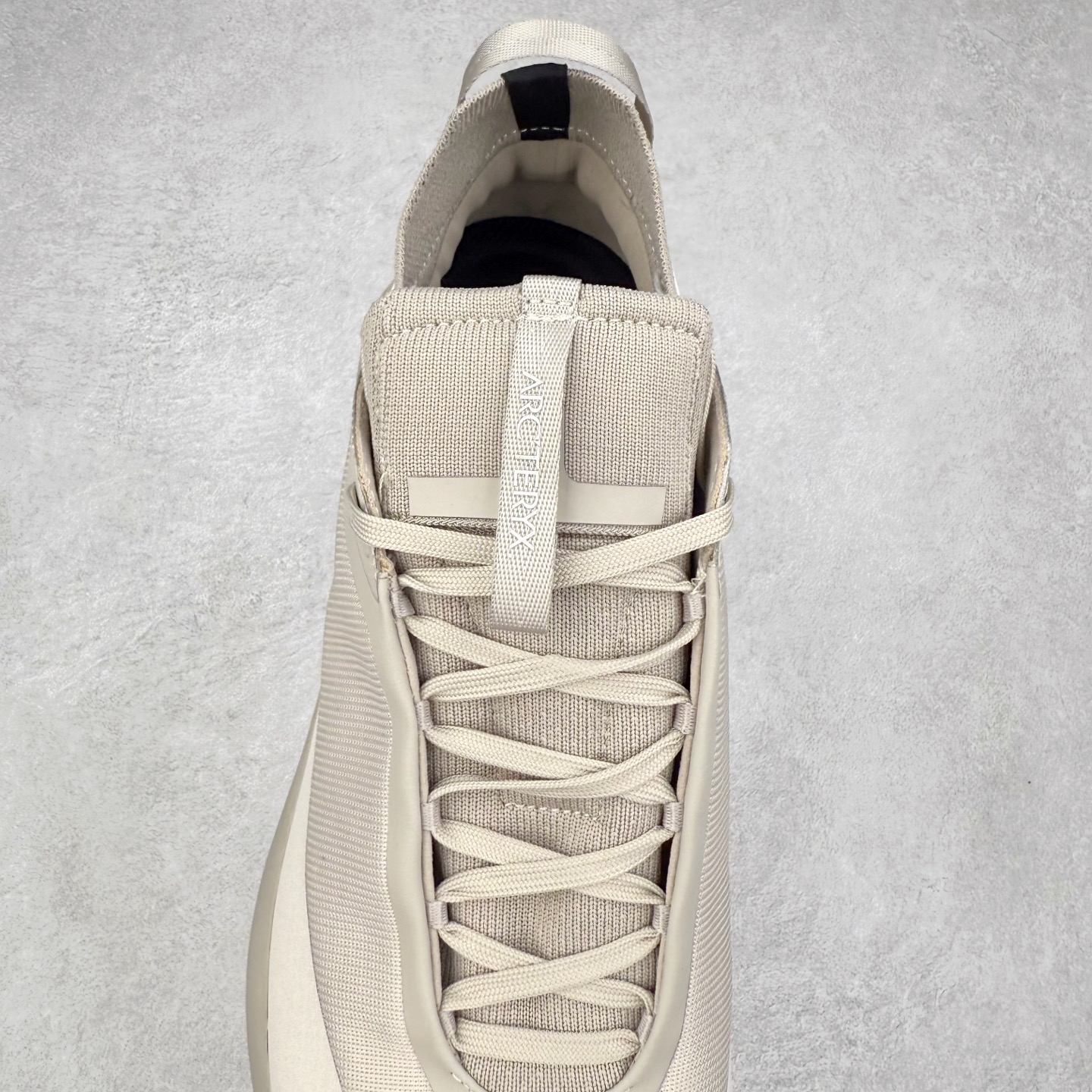 图片[5]-＃HP Arcteryx Vertex Alpine GTX 始祖鸟舒适百搭耐磨防水支撑轻便低帮登山鞋 Arcteryx中文名始祖鸟 加拿大户外服饰品牌 1989年创立于加拿大温哥华 始祖鸟来自加拿大海岸山脉 植根高山的专业户外品牌 始终秉承对精湛设计和工艺孜孜以求的准则 从1989年创立至今 Arcteryx始终不断在产品设计与做工上不惜工本 以满足始祖鸟的标准 品质、设计以及精简的理念造就了其良好的性能 并能满足严苛环境下的使用需求 尺码：36 37 38 39 40 41 42 43 44 45-选品中心