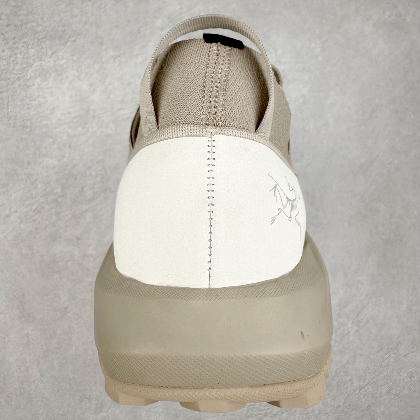 图片[8]-＃HP Arcteryx Vertex Alpine GTX 始祖鸟舒适百搭耐磨防水支撑轻便低帮登山鞋 Arcteryx中文名始祖鸟 加拿大户外服饰品牌 1989年创立于加拿大温哥华 始祖鸟来自加拿大海岸山脉 植根高山的专业户外品牌 始终秉承对精湛设计和工艺孜孜以求的准则 从1989年创立至今 Arcteryx始终不断在产品设计与做工上不惜工本 以满足始祖鸟的标准 品质、设计以及精简的理念造就了其良好的性能 并能满足严苛环境下的使用需求 尺码：36 37 38 39 40 41 42 43 44 45-选品中心