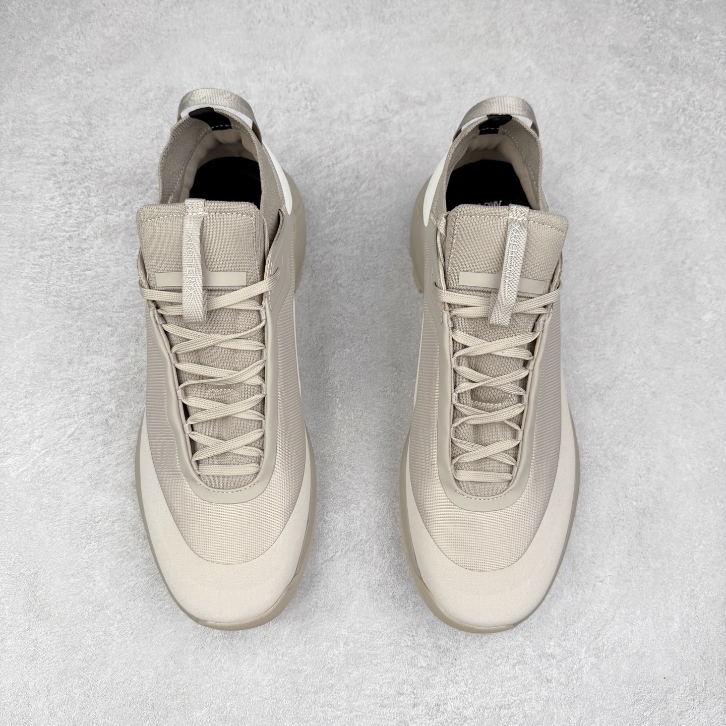 图片[2]-＃HP Arcteryx Vertex Alpine GTX 始祖鸟舒适百搭耐磨防水支撑轻便低帮登山鞋 Arcteryx中文名始祖鸟 加拿大户外服饰品牌 1989年创立于加拿大温哥华 始祖鸟来自加拿大海岸山脉 植根高山的专业户外品牌 始终秉承对精湛设计和工艺孜孜以求的准则 从1989年创立至今 Arcteryx始终不断在产品设计与做工上不惜工本 以满足始祖鸟的标准 品质、设计以及精简的理念造就了其良好的性能 并能满足严苛环境下的使用需求 尺码：36 37 38 39 40 41 42 43 44 45-选品中心