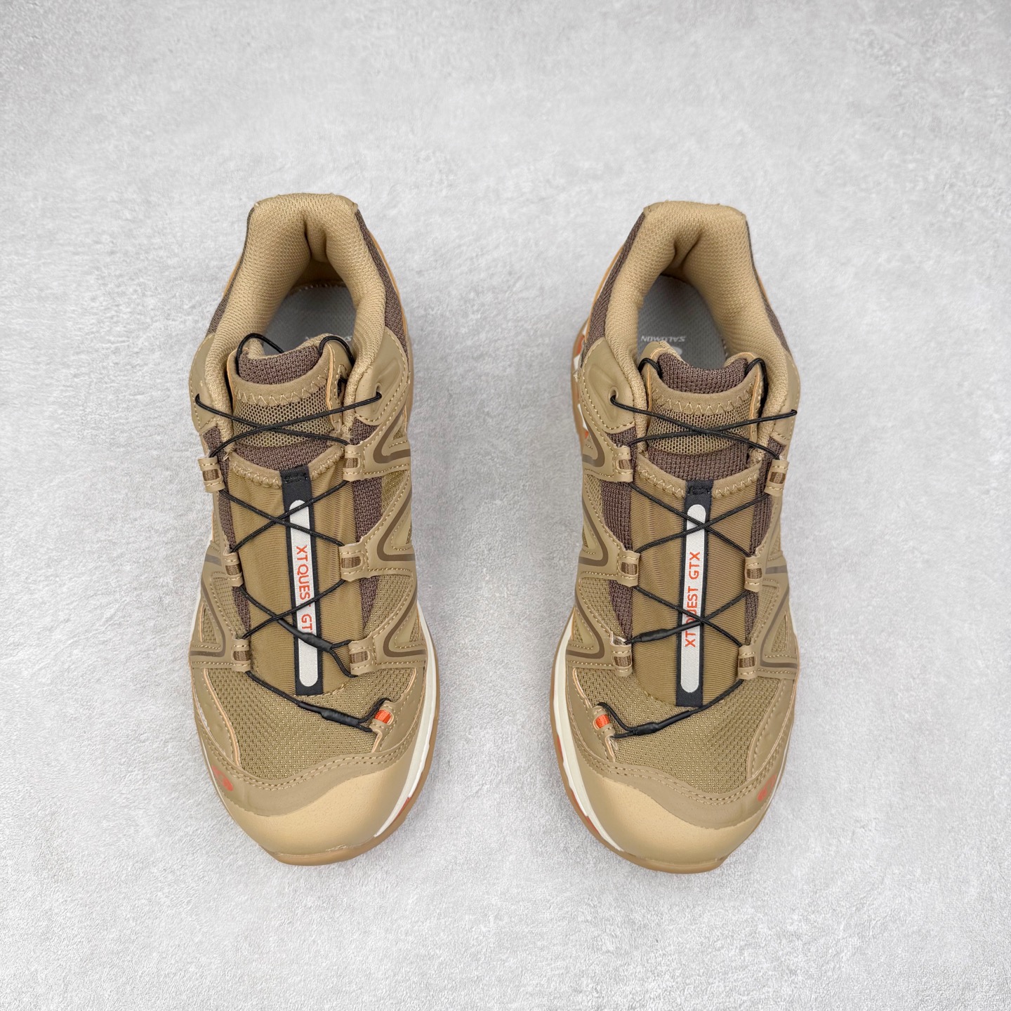 图片[2]-＃C版 Salomon XT-QUEST ADV 萨洛蒙潮流越野机能户外功能鞋 纯原外贸平台特供订单 耗时半年巨作 全套原纸板楦头开发 原厂特供网布配套加持 确保原汁原味 完美呈现版型 原档数据独家私模五层组合大底 男女鞋同步官方开发至46.5 原装Ortholite轻量化鞋垫 中底布带钢印编号 原厂TPU锁扣 进口港宝加持 后跟自然饱满 还原公司包裹性 基于 SALOMON 初代 XT 鞋身造型并搭载 4D ADVANCED CHASSIS™ 大底打造而成 为这款 XT-QUEST 带来了多项足部控制与保护等功能性 如在运动过程中控制左右晃动的过程而提高稳定性、改善长途越野过程中足中到足尖的过渡、提高感知岩石的精确度以抵抗尖锐物体对脚底的伤害以及采用动态缓冲来增强穿着舒适感 从而减轻疲劳感 使 XT-QUEST 成为一双舒适且安全的户外之履 尺码：36 36.5 37.5 38 38.5 39 40 40.5 41 42 42.5 43 44 44.5 45 46 46.5-选品中心