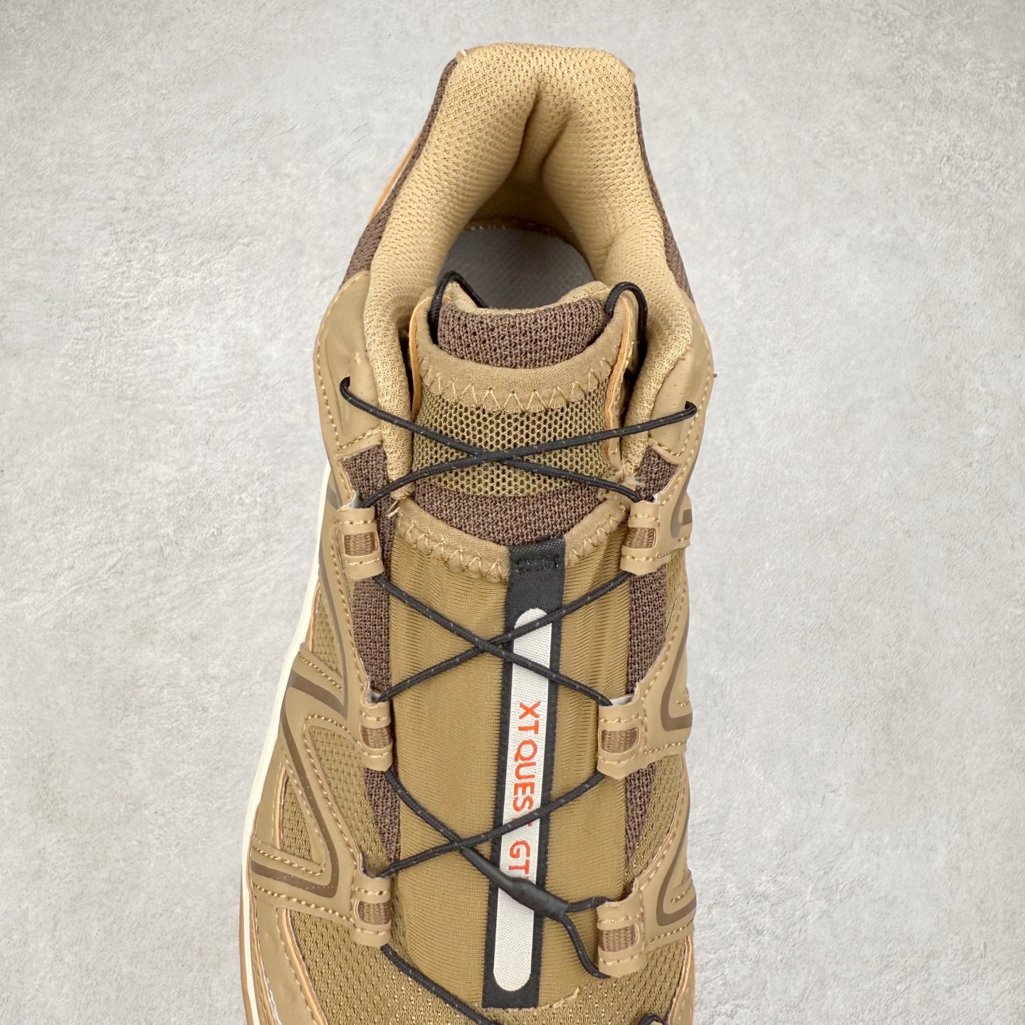 图片[5]-＃C版 Salomon XT-QUEST ADV 萨洛蒙潮流越野机能户外功能鞋 纯原外贸平台特供订单 耗时半年巨作 全套原纸板楦头开发 原厂特供网布配套加持 确保原汁原味 完美呈现版型 原档数据独家私模五层组合大底 男女鞋同步官方开发至46.5 原装Ortholite轻量化鞋垫 中底布带钢印编号 原厂TPU锁扣 进口港宝加持 后跟自然饱满 还原公司包裹性 基于 SALOMON 初代 XT 鞋身造型并搭载 4D ADVANCED CHASSIS™ 大底打造而成 为这款 XT-QUEST 带来了多项足部控制与保护等功能性 如在运动过程中控制左右晃动的过程而提高稳定性、改善长途越野过程中足中到足尖的过渡、提高感知岩石的精确度以抵抗尖锐物体对脚底的伤害以及采用动态缓冲来增强穿着舒适感 从而减轻疲劳感 使 XT-QUEST 成为一双舒适且安全的户外之履 尺码：36 36.5 37.5 38 38.5 39 40 40.5 41 42 42.5 43 44 44.5 45 46 46.5-选品中心