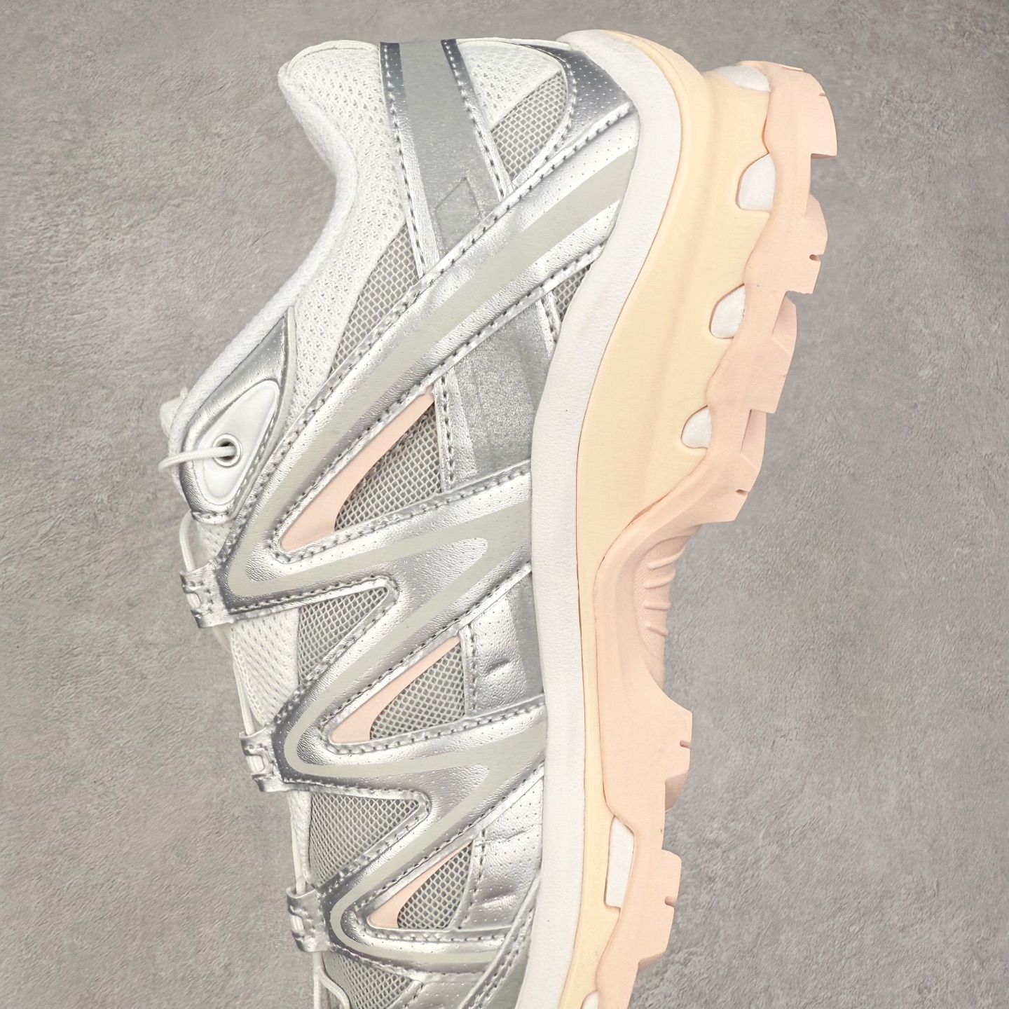 图片[7]-＃C版 Salomon XT-QUEST ADV 萨洛蒙潮流越野机能户外功能鞋 纯原外贸平台特供订单 耗时半年巨作 全套原纸板楦头开发 原厂特供网布配套加持 确保原汁原味 完美呈现版型 原档数据独家私模五层组合大底 男女鞋同步官方开发至46.5 原装Ortholite轻量化鞋垫 中底布带钢印编号 原厂TPU锁扣 进口港宝加持 后跟自然饱满 还原公司包裹性 基于 SALOMON 初代 XT 鞋身造型并搭载 4D ADVANCED CHASSIS™ 大底打造而成 为这款 XT-QUEST 带来了多项足部控制与保护等功能性 如在运动过程中控制左右晃动的过程而提高稳定性、改善长途越野过程中足中到足尖的过渡、提高感知岩石的精确度以抵抗尖锐物体对脚底的伤害以及采用动态缓冲来增强穿着舒适感 从而减轻疲劳感 使 XT-QUEST 成为一双舒适且安全的户外之履 尺码：36 36.5 37.5 38 38.5 39 40 40.5 41 42 42.5 43 44 44.5 45 46 46.5-选品中心