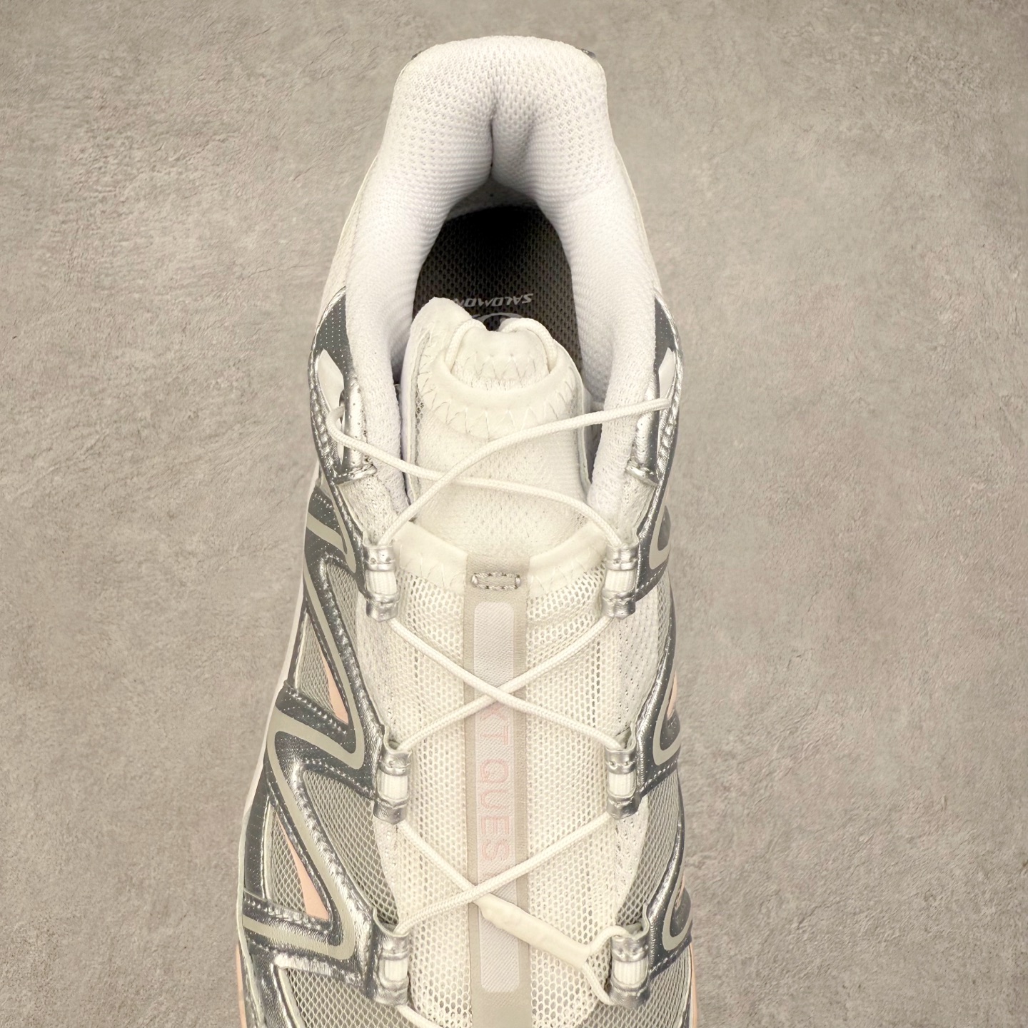 图片[5]-＃C版 Salomon XT-QUEST ADV 萨洛蒙潮流越野机能户外功能鞋 纯原外贸平台特供订单 耗时半年巨作 全套原纸板楦头开发 原厂特供网布配套加持 确保原汁原味 完美呈现版型 原档数据独家私模五层组合大底 男女鞋同步官方开发至46.5 原装Ortholite轻量化鞋垫 中底布带钢印编号 原厂TPU锁扣 进口港宝加持 后跟自然饱满 还原公司包裹性 基于 SALOMON 初代 XT 鞋身造型并搭载 4D ADVANCED CHASSIS™ 大底打造而成 为这款 XT-QUEST 带来了多项足部控制与保护等功能性 如在运动过程中控制左右晃动的过程而提高稳定性、改善长途越野过程中足中到足尖的过渡、提高感知岩石的精确度以抵抗尖锐物体对脚底的伤害以及采用动态缓冲来增强穿着舒适感 从而减轻疲劳感 使 XT-QUEST 成为一双舒适且安全的户外之履 尺码：36 36.5 37.5 38 38.5 39 40 40.5 41 42 42.5 43 44 44.5 45 46 46.5-选品中心