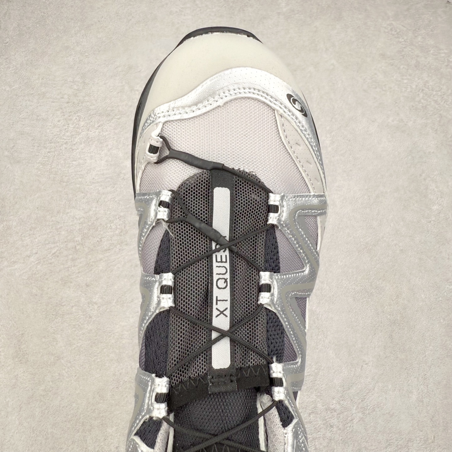 图片[4]-＃C版 Salomon XT-QUEST ADV 萨洛蒙潮流越野机能户外功能鞋 纯原外贸平台特供订单 耗时半年巨作 全套原纸板楦头开发 原厂特供网布配套加持 确保原汁原味 完美呈现版型 原档数据独家私模五层组合大底 男女鞋同步官方开发至46.5 原装Ortholite轻量化鞋垫 中底布带钢印编号 原厂TPU锁扣 进口港宝加持 后跟自然饱满 还原公司包裹性 基于 SALOMON 初代 XT 鞋身造型并搭载 4D ADVANCED CHASSIS™ 大底打造而成 为这款 XT-QUEST 带来了多项足部控制与保护等功能性 如在运动过程中控制左右晃动的过程而提高稳定性、改善长途越野过程中足中到足尖的过渡、提高感知岩石的精确度以抵抗尖锐物体对脚底的伤害以及采用动态缓冲来增强穿着舒适感 从而减轻疲劳感 使 XT-QUEST 成为一双舒适且安全的户外之履 尺码：36 36.5 37.5 38 38.5 39 40 40.5 41 42 42.5 43 44 44.5 45 46 46.5-选品中心