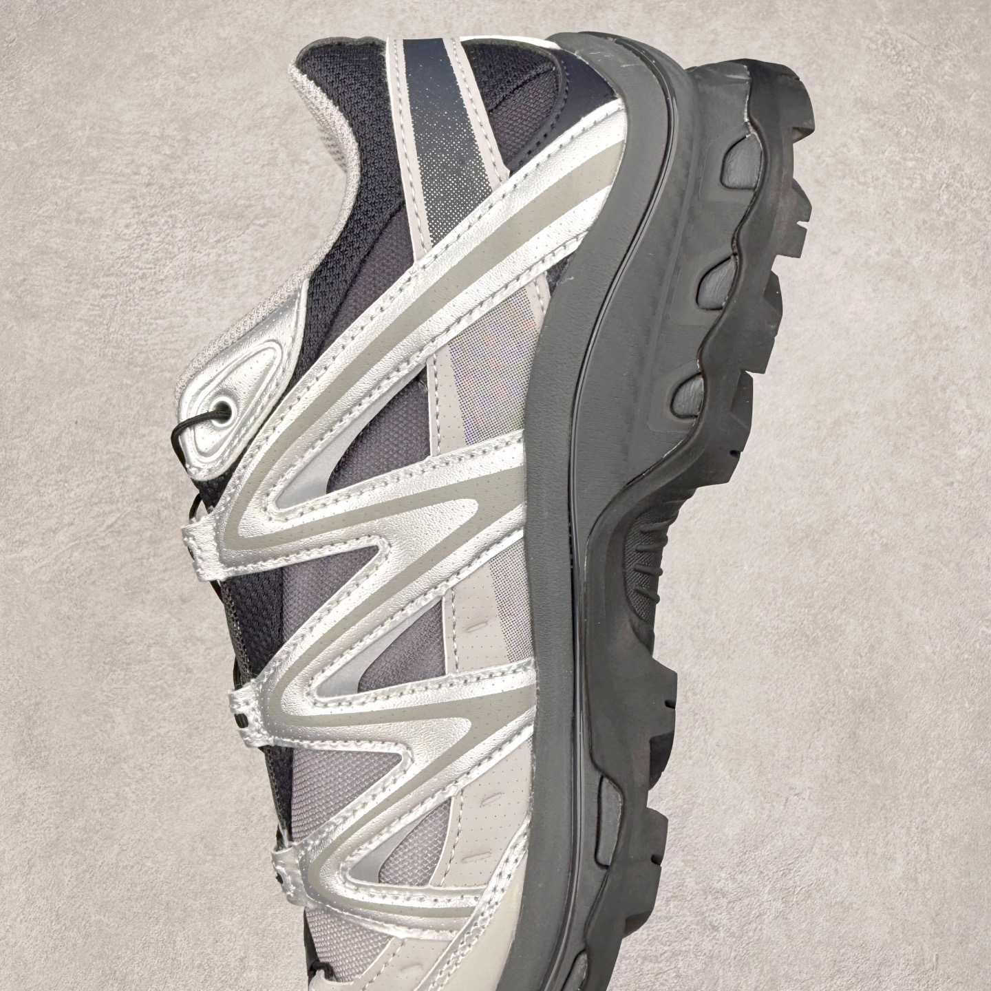 图片[7]-＃C版 Salomon XT-QUEST ADV 萨洛蒙潮流越野机能户外功能鞋 纯原外贸平台特供订单 耗时半年巨作 全套原纸板楦头开发 原厂特供网布配套加持 确保原汁原味 完美呈现版型 原档数据独家私模五层组合大底 男女鞋同步官方开发至46.5 原装Ortholite轻量化鞋垫 中底布带钢印编号 原厂TPU锁扣 进口港宝加持 后跟自然饱满 还原公司包裹性 基于 SALOMON 初代 XT 鞋身造型并搭载 4D ADVANCED CHASSIS™ 大底打造而成 为这款 XT-QUEST 带来了多项足部控制与保护等功能性 如在运动过程中控制左右晃动的过程而提高稳定性、改善长途越野过程中足中到足尖的过渡、提高感知岩石的精确度以抵抗尖锐物体对脚底的伤害以及采用动态缓冲来增强穿着舒适感 从而减轻疲劳感 使 XT-QUEST 成为一双舒适且安全的户外之履 尺码：36 36.5 37.5 38 38.5 39 40 40.5 41 42 42.5 43 44 44.5 45 46 46.5-选品中心