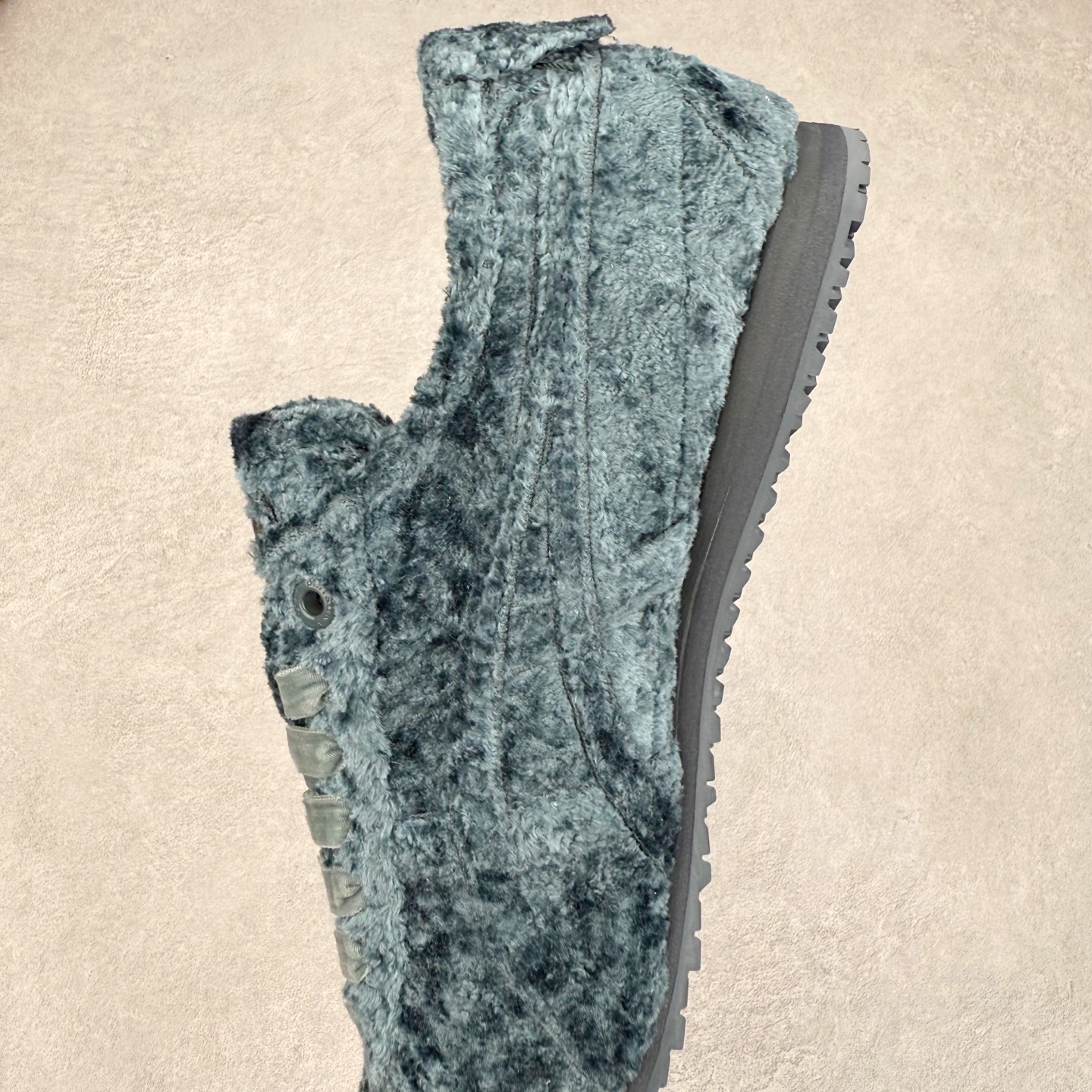 图片[7]-＃C版 Asics Onitsuka Tiger MEXICO 66 亚瑟士鬼冢虎复古经典板鞋 CNY 龙年限定 白红 市场王者选手 海外订单工厂出品 长期生产补货永不断码 超成熟稳定的做工品控 原装全套纸板楦头开发 原汁原味 完美呈现版型 私模正确鞋底咬花纹路 一比一鞋头弧度高度鞋身弧度 绝不口嗨 细节品控鞋型随意秒杀市面 原档咬花纹路私模大底 一个单元有六个三角形 总体形拼接呈现花瓣状 官方四联吊牌 原装Ortholite轻量化鞋垫 原盒原配 质保卡 说明书 钢印防尘纸 纸板中底带钢印 乳胶组合鞋垫 支持全方位的对比专柜 产品从款式颜色造型上体现出追求舒适和细节的完美 鞋类更是推崇手工制作的严谨与完美 融舒适性与可穿性的设计风格 注重细节的完美和别致魅力 既保持稳重 又不失轻松的时尚感 尺码：36 37 37.5 38 39 39.5 40 40.5 41.5 42 42.5 43.5 44 45-选品中心