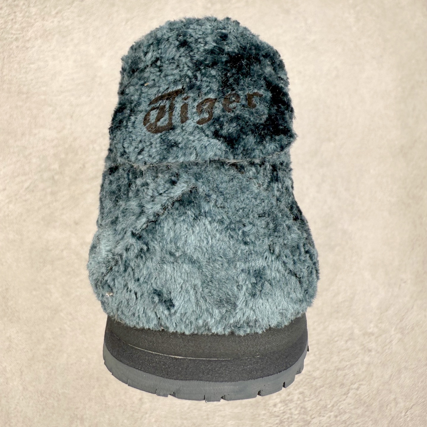 图片[8]-＃C版 Asics Onitsuka Tiger MEXICO 66 亚瑟士鬼冢虎复古经典板鞋 CNY 龙年限定 白红 市场王者选手 海外订单工厂出品 长期生产补货永不断码 超成熟稳定的做工品控 原装全套纸板楦头开发 原汁原味 完美呈现版型 私模正确鞋底咬花纹路 一比一鞋头弧度高度鞋身弧度 绝不口嗨 细节品控鞋型随意秒杀市面 原档咬花纹路私模大底 一个单元有六个三角形 总体形拼接呈现花瓣状 官方四联吊牌 原装Ortholite轻量化鞋垫 原盒原配 质保卡 说明书 钢印防尘纸 纸板中底带钢印 乳胶组合鞋垫 支持全方位的对比专柜 产品从款式颜色造型上体现出追求舒适和细节的完美 鞋类更是推崇手工制作的严谨与完美 融舒适性与可穿性的设计风格 注重细节的完美和别致魅力 既保持稳重 又不失轻松的时尚感 尺码：36 37 37.5 38 39 39.5 40 40.5 41.5 42 42.5 43.5 44 45-选品中心