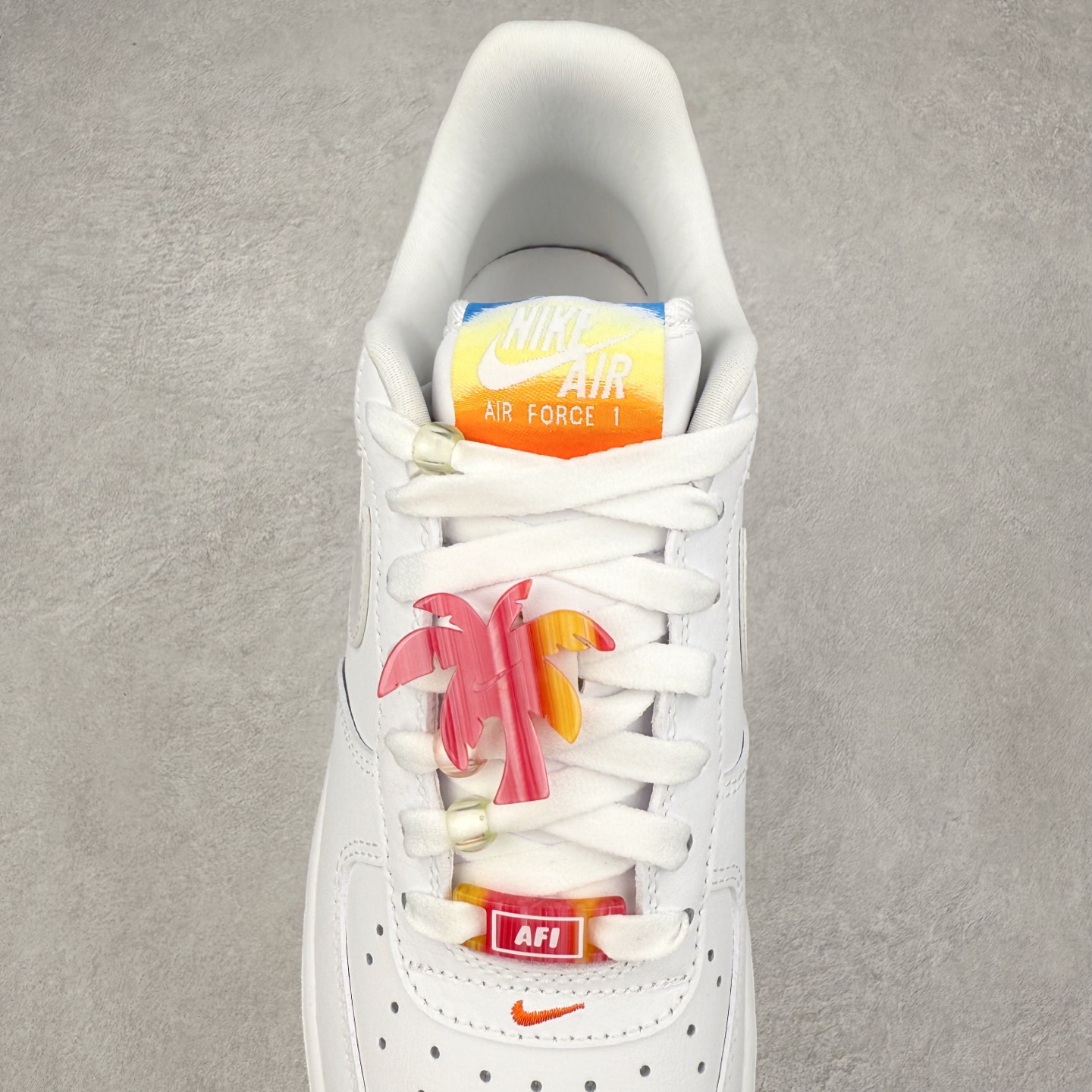 图片[5]-NK Air Force 1´07 Low 空军一号低帮百搭休闲运动板鞋 IB8875-111 柔软、弹性十足的缓震性能和出色的中底设计 横跨复古与现代的外型结合 造就出风靡全球 三十多年的Force 1 直到今天还深受青睐 实拍调校N版已经零色差零失真 百分百还原实物色彩所见即所得 不存在货不对板色差等低级问题 选购参考实物拍摄 不混卖不参货 只用心做好货严格选品 承诺混一赔十 尺码：36 36.5 37.5 38 38.5 39 40 40.5 41 42 42.5 43 44 44.5 45-选品中心