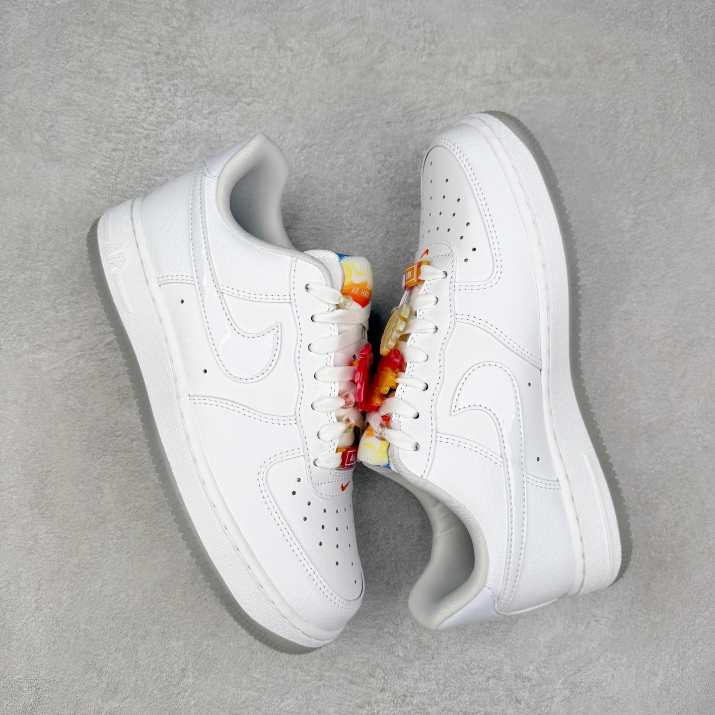 图片[3]-NK Air Force 1´07 Low 空军一号低帮百搭休闲运动板鞋 IB8875-111 柔软、弹性十足的缓震性能和出色的中底设计 横跨复古与现代的外型结合 造就出风靡全球 三十多年的Force 1 直到今天还深受青睐 实拍调校N版已经零色差零失真 百分百还原实物色彩所见即所得 不存在货不对板色差等低级问题 选购参考实物拍摄 不混卖不参货 只用心做好货严格选品 承诺混一赔十 尺码：36 36.5 37.5 38 38.5 39 40 40.5 41 42 42.5 43 44 44.5 45-选品中心