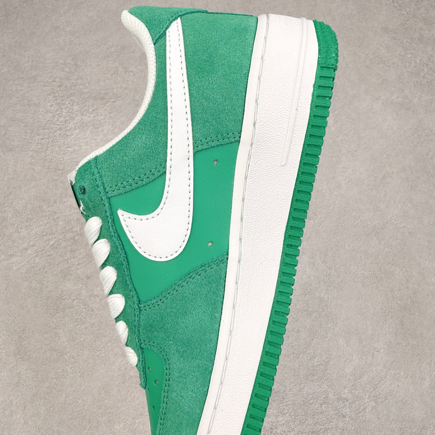 图片[7]-NK Air Force 1´07 Low 空军一号低帮百搭休闲运动板鞋 IB6388-300 柔软、弹性十足的缓震性能和出色的中底设计 横跨复古与现代的外型结合 造就出风靡全球 三十多年的Force 1 直到今天还深受青睐 实拍调校N版已经零色差零失真 百分百还原实物色彩所见即所得 不存在货不对板色差等低级问题 选购参考实物拍摄 不混卖不参货 只用心做好货严格选品 承诺混一赔十 尺码：36 36.5 37.5 38 38.5 39 40 40.5 41 42 42.5 43 44 44.5 45-选品中心