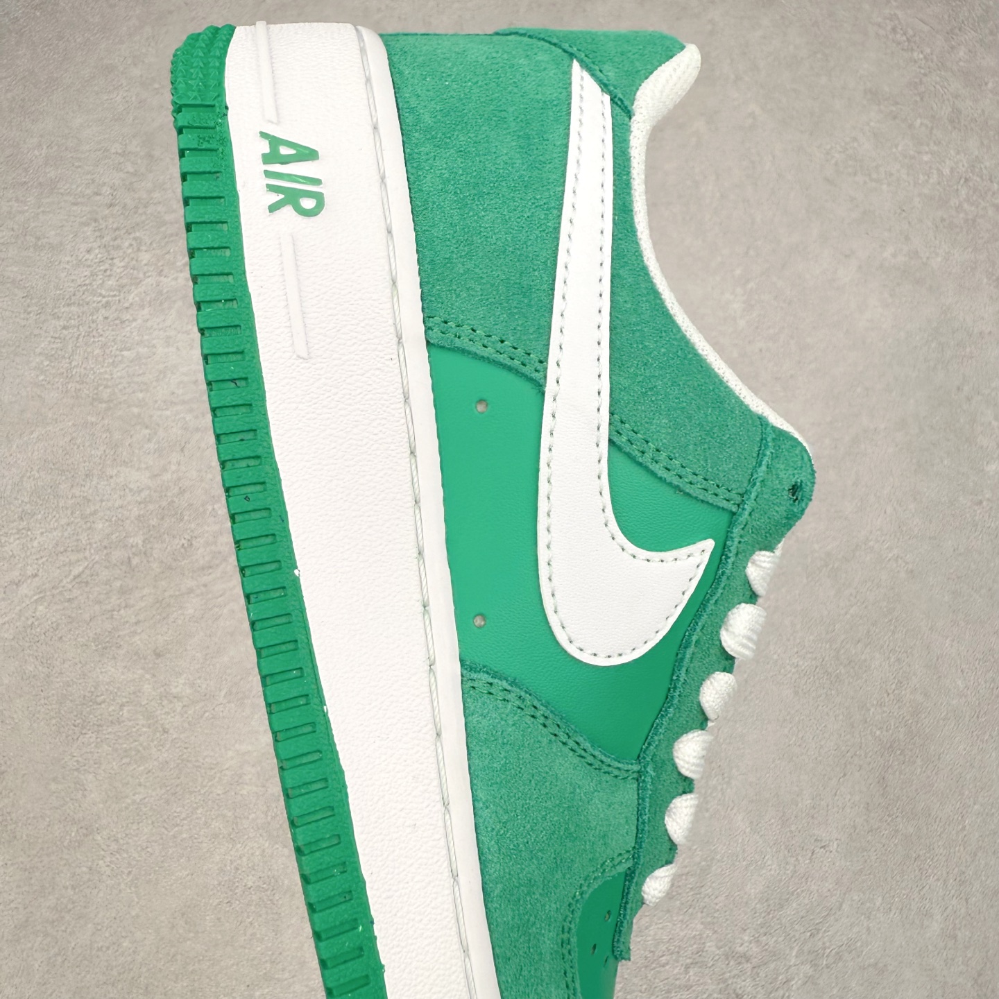 图片[6]-NK Air Force 1´07 Low 空军一号低帮百搭休闲运动板鞋 IB6388-300 柔软、弹性十足的缓震性能和出色的中底设计 横跨复古与现代的外型结合 造就出风靡全球 三十多年的Force 1 直到今天还深受青睐 实拍调校N版已经零色差零失真 百分百还原实物色彩所见即所得 不存在货不对板色差等低级问题 选购参考实物拍摄 不混卖不参货 只用心做好货严格选品 承诺混一赔十 尺码：36 36.5 37.5 38 38.5 39 40 40.5 41 42 42.5 43 44 44.5 45-选品中心