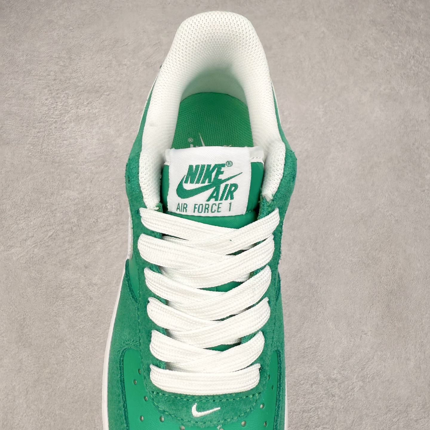 图片[5]-NK Air Force 1´07 Low 空军一号低帮百搭休闲运动板鞋 IB6388-300 柔软、弹性十足的缓震性能和出色的中底设计 横跨复古与现代的外型结合 造就出风靡全球 三十多年的Force 1 直到今天还深受青睐 实拍调校N版已经零色差零失真 百分百还原实物色彩所见即所得 不存在货不对板色差等低级问题 选购参考实物拍摄 不混卖不参货 只用心做好货严格选品 承诺混一赔十 尺码：36 36.5 37.5 38 38.5 39 40 40.5 41 42 42.5 43 44 44.5 45-选品中心