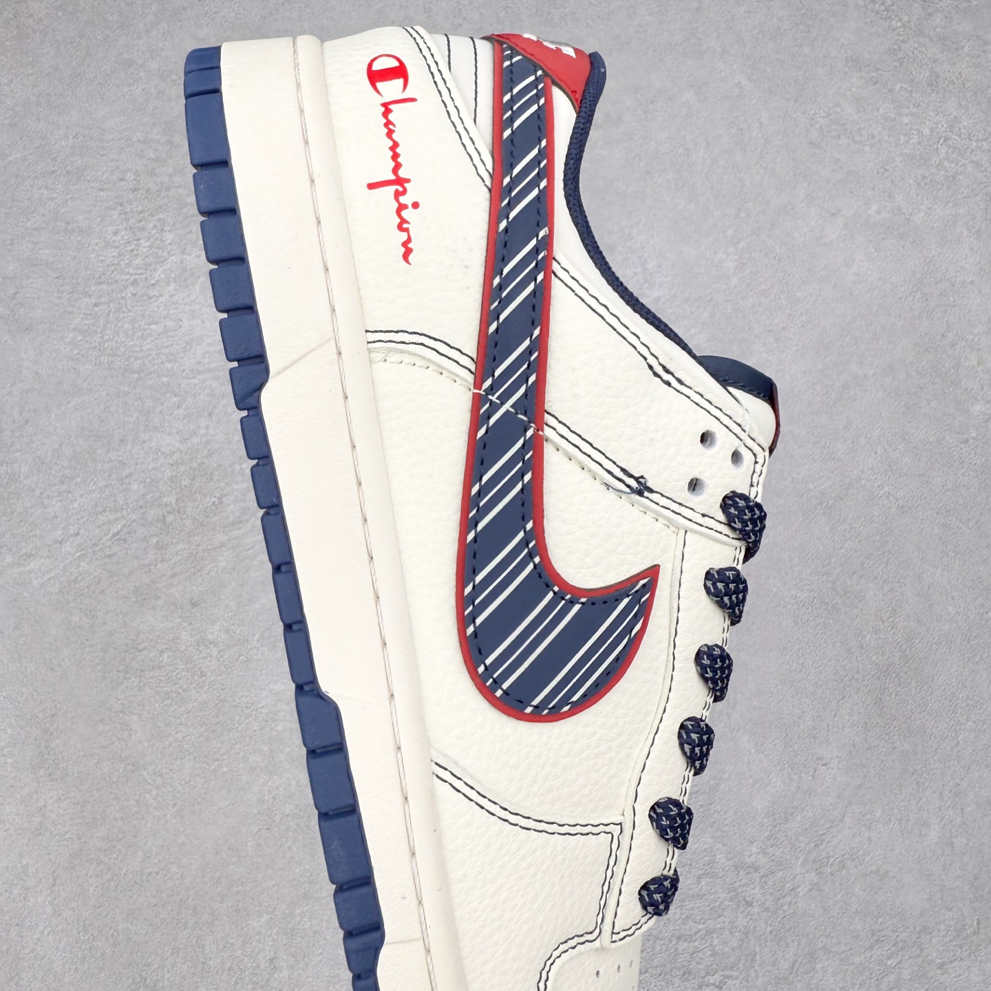 图片[6]-NK Dunk Low 定制配色 QW5836-017 大厂出品 极力推荐 原装头层材料 独家版型蒸餾加工帶來的是更好的视觉和脚感体验大厂纯原品质出货 清洁度 电绣工艺 皮料切割干净无任何毛边 细节完美 实拍调校N版已经零色差零失真 百分百还原实物色彩所见即所得 不存在货不对板色差等低级问题 选购参考实物拍摄 不混卖不参货 只用心做好货严格选品 承诺混一赔十 尺码：36 36.5 37.5 38 38.5 39 40 40.5 41 42 42.5 43 44 44.5 45-选品中心