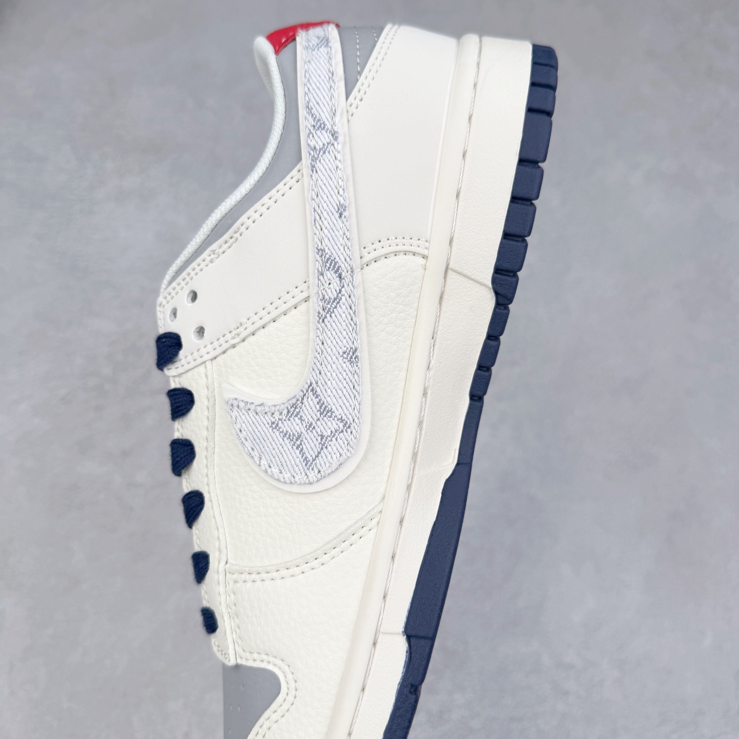 图片[7]-NK Dunk Low 定制配色 JP1628-038 大厂出品 极力推荐 原装头层材料 独家版型蒸餾加工帶來的是更好的视觉和脚感体验大厂纯原品质出货 清洁度 电绣工艺 皮料切割干净无任何毛边 细节完美 实拍调校N版已经零色差零失真 百分百还原实物色彩所见即所得 不存在货不对板色差等低级问题 选购参考实物拍摄 不混卖不参货 只用心做好货严格选品 承诺混一赔十 尺码：36 36.5 37.5 38 38.5 39 40 40.5 41 42 42.5 43 44 44.5 45-选品中心