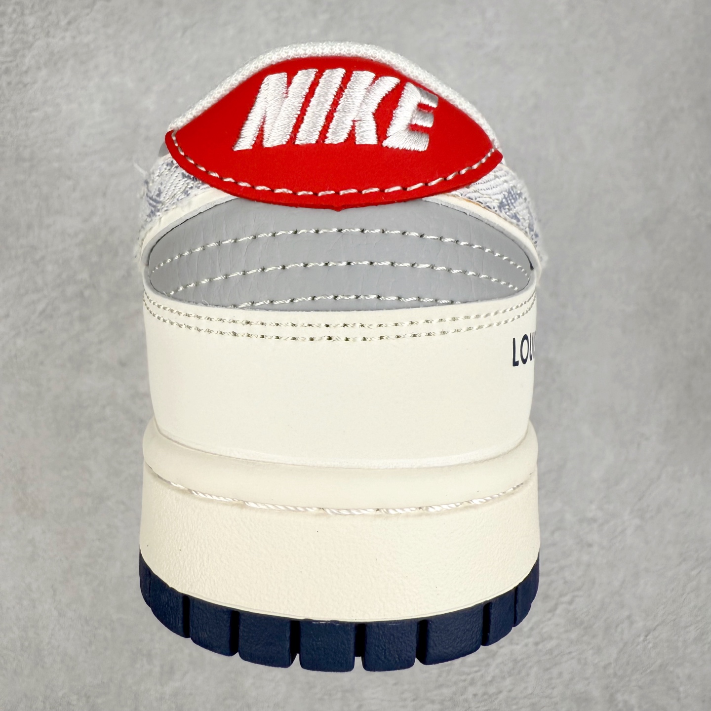 图片[8]-NK Dunk Low 定制配色 JP1628-038 大厂出品 极力推荐 原装头层材料 独家版型蒸餾加工帶來的是更好的视觉和脚感体验大厂纯原品质出货 清洁度 电绣工艺 皮料切割干净无任何毛边 细节完美 实拍调校N版已经零色差零失真 百分百还原实物色彩所见即所得 不存在货不对板色差等低级问题 选购参考实物拍摄 不混卖不参货 只用心做好货严格选品 承诺混一赔十 尺码：36 36.5 37.5 38 38.5 39 40 40.5 41 42 42.5 43 44 44.5 45-选品中心