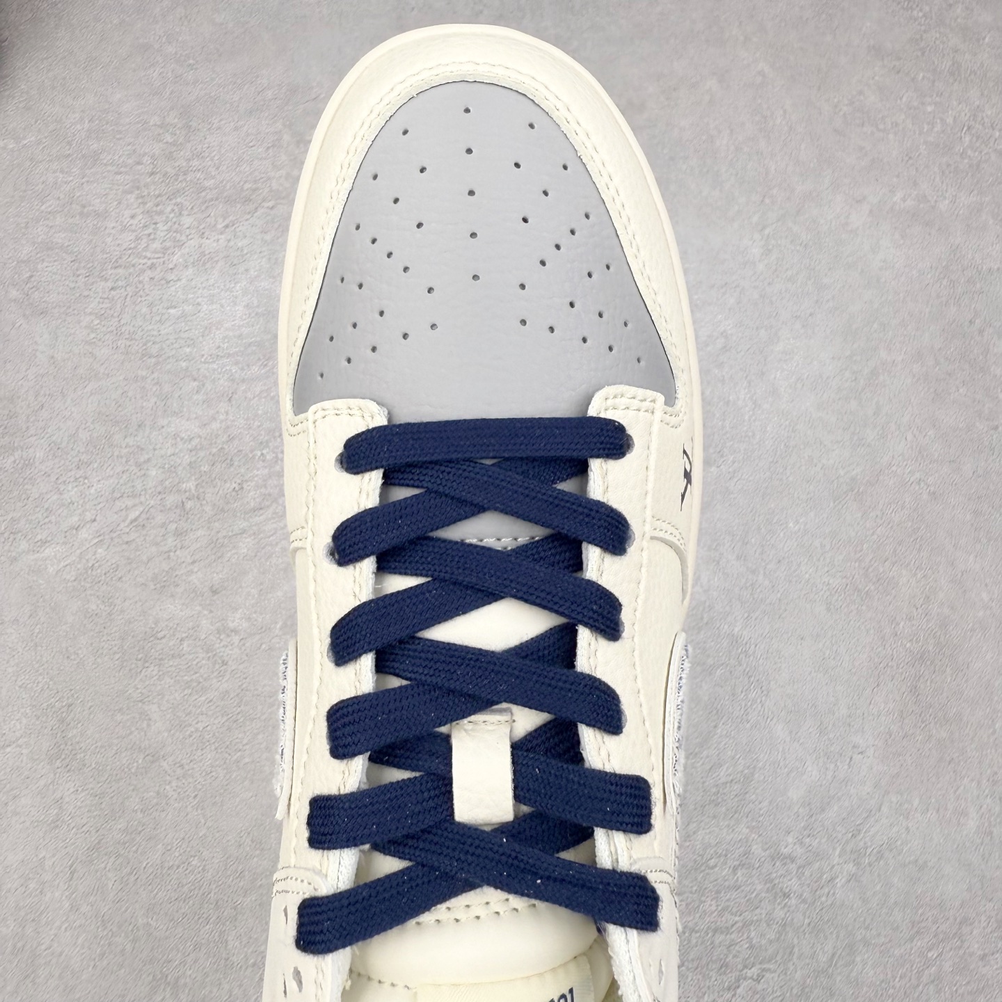 图片[5]-NK Dunk Low 定制配色 JP1628-038 大厂出品 极力推荐 原装头层材料 独家版型蒸餾加工帶來的是更好的视觉和脚感体验大厂纯原品质出货 清洁度 电绣工艺 皮料切割干净无任何毛边 细节完美 实拍调校N版已经零色差零失真 百分百还原实物色彩所见即所得 不存在货不对板色差等低级问题 选购参考实物拍摄 不混卖不参货 只用心做好货严格选品 承诺混一赔十 尺码：36 36.5 37.5 38 38.5 39 40 40.5 41 42 42.5 43 44 44.5 45-选品中心