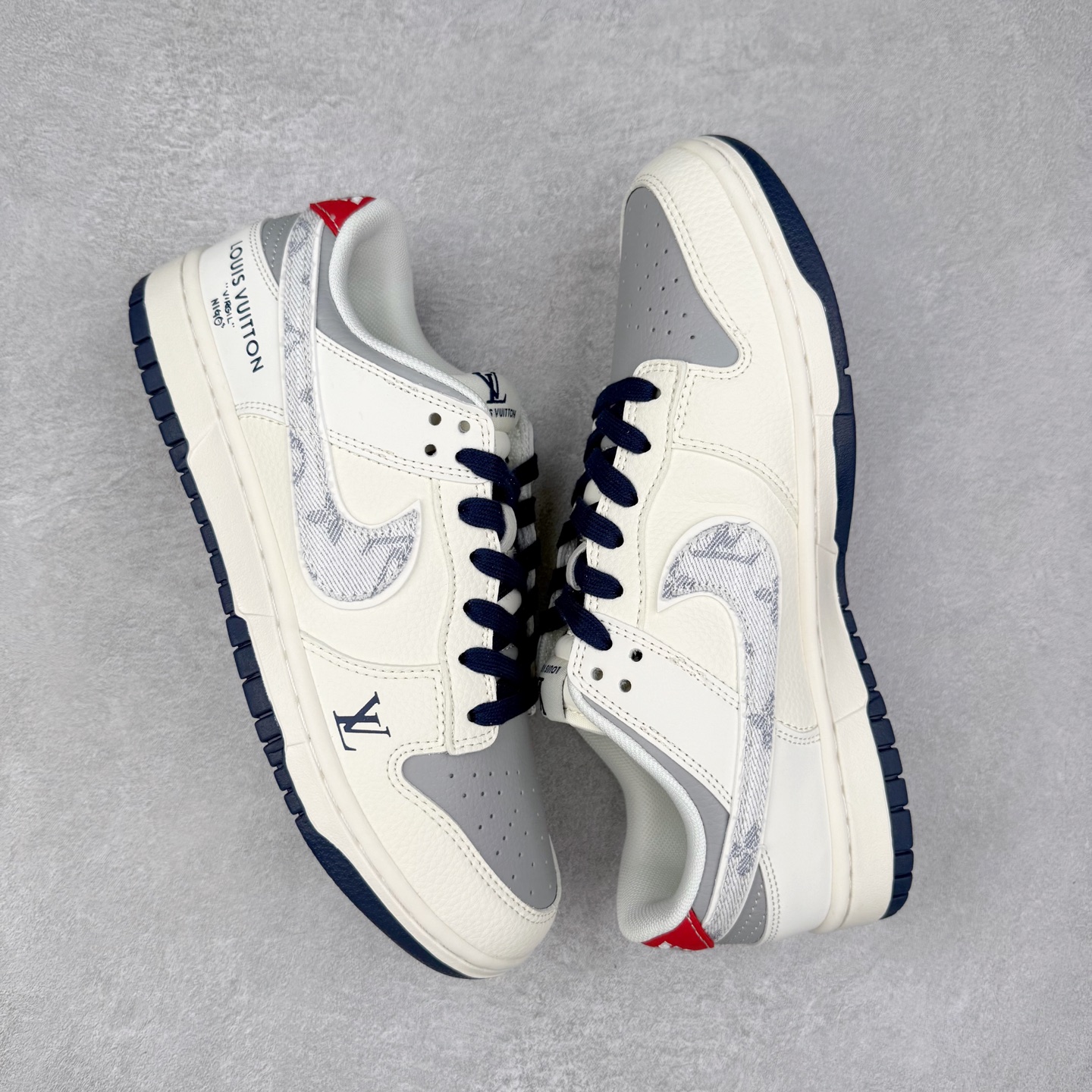 图片[3]-NK Dunk Low 定制配色 JP1628-038 大厂出品 极力推荐 原装头层材料 独家版型蒸餾加工帶來的是更好的视觉和脚感体验大厂纯原品质出货 清洁度 电绣工艺 皮料切割干净无任何毛边 细节完美 实拍调校N版已经零色差零失真 百分百还原实物色彩所见即所得 不存在货不对板色差等低级问题 选购参考实物拍摄 不混卖不参货 只用心做好货严格选品 承诺混一赔十 尺码：36 36.5 37.5 38 38.5 39 40 40.5 41 42 42.5 43 44 44.5 45-选品中心