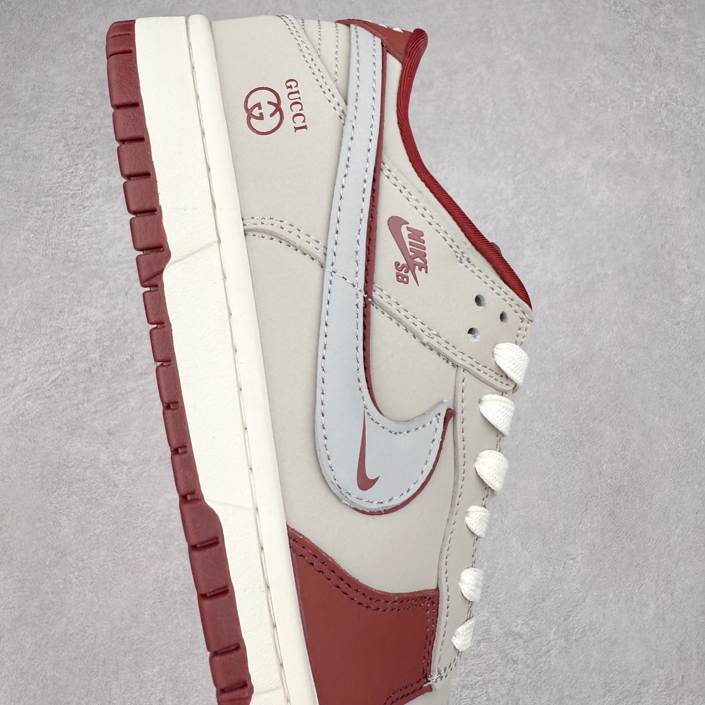 图片[6]-NK Dunk Low 定制配色 XY2026-157 大厂出品 极力推荐 原装头层材料 独家版型蒸餾加工帶來的是更好的视觉和脚感体验大厂纯原品质出货 清洁度 电绣工艺 皮料切割干净无任何毛边 细节完美 实拍调校N版已经零色差零失真 百分百还原实物色彩所见即所得 不存在货不对板色差等低级问题 选购参考实物拍摄 不混卖不参货 只用心做好货严格选品 承诺混一赔十 尺码：36 36.5 37.5 38 38.5 39 40 40.5 41 42 42.5 43 44 44.5 45-选品中心