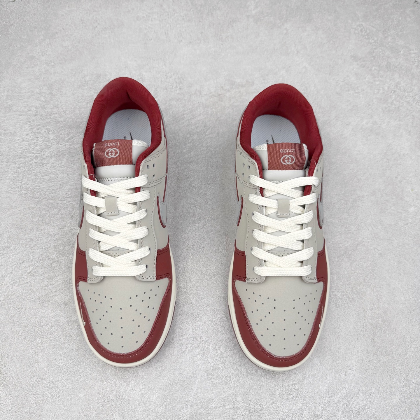 图片[2]-NK Dunk Low 定制配色 XY2026-157 大厂出品 极力推荐 原装头层材料 独家版型蒸餾加工帶來的是更好的视觉和脚感体验大厂纯原品质出货 清洁度 电绣工艺 皮料切割干净无任何毛边 细节完美 实拍调校N版已经零色差零失真 百分百还原实物色彩所见即所得 不存在货不对板色差等低级问题 选购参考实物拍摄 不混卖不参货 只用心做好货严格选品 承诺混一赔十 尺码：36 36.5 37.5 38 38.5 39 40 40.5 41 42 42.5 43 44 44.5 45-选品中心